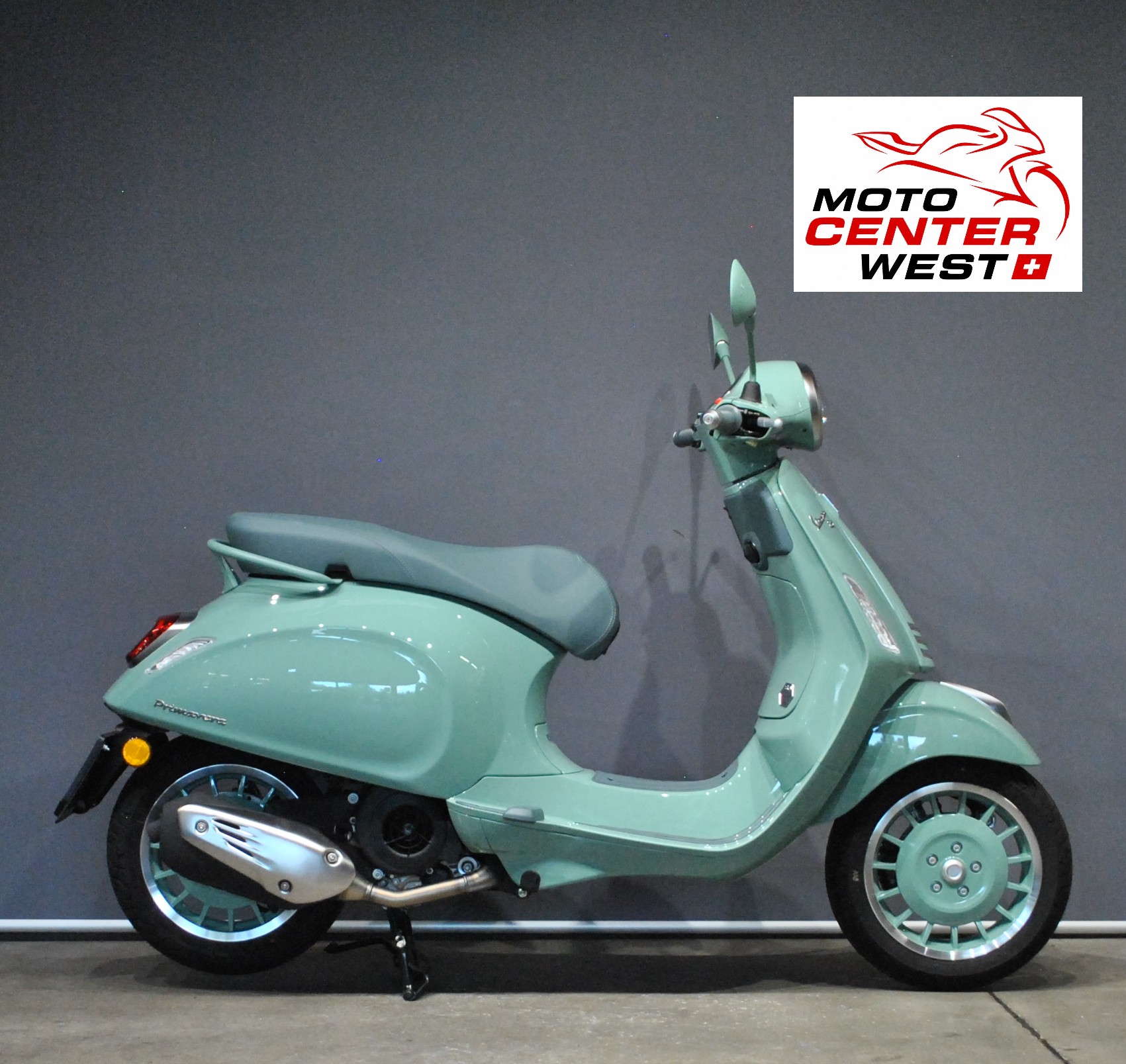 PIAGGIO Vespa Primavera-showroom-element-1
