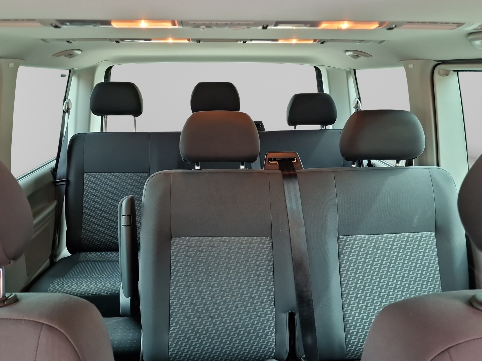 VW T5 Caravelle Trendline 2.0 TDI CR DSG-image-10