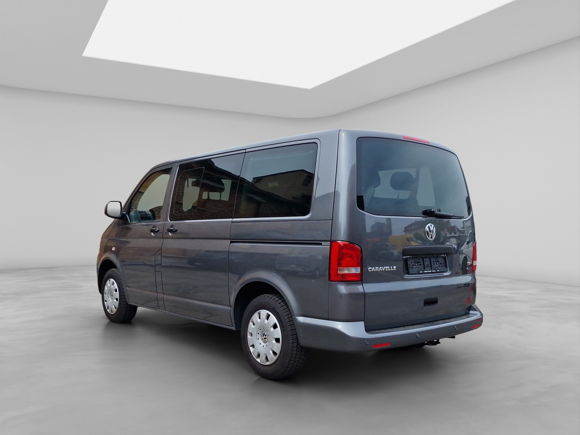 VW T5 Caravelle Trendline 2.0 TDI CR DSG-image-3