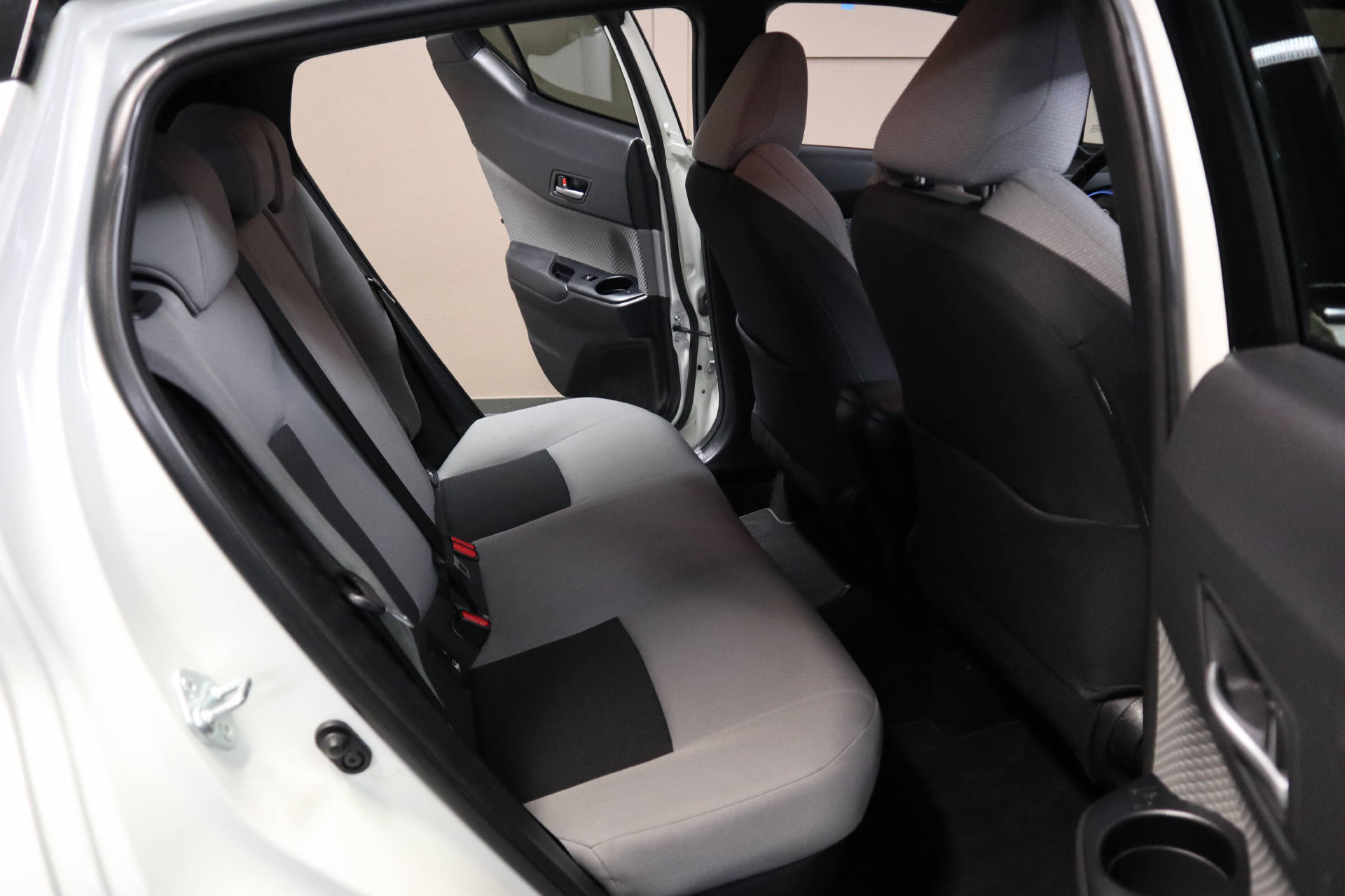 TOYOTA C-HR 1.8 VVTi HSD Style-image-8