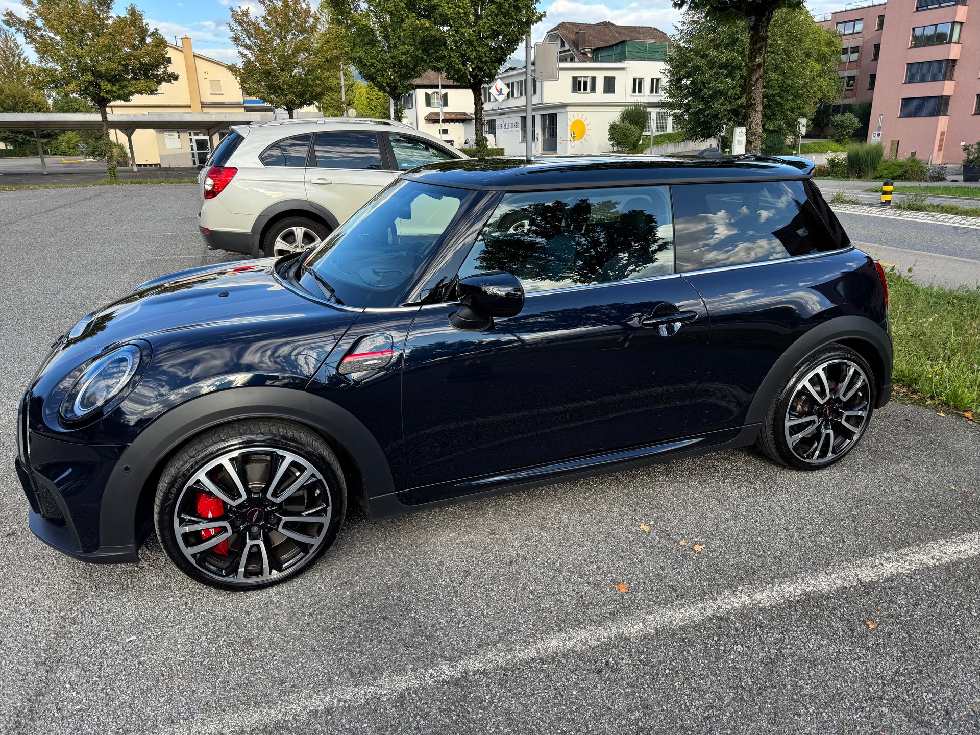 MINI John Cooper works-image-0