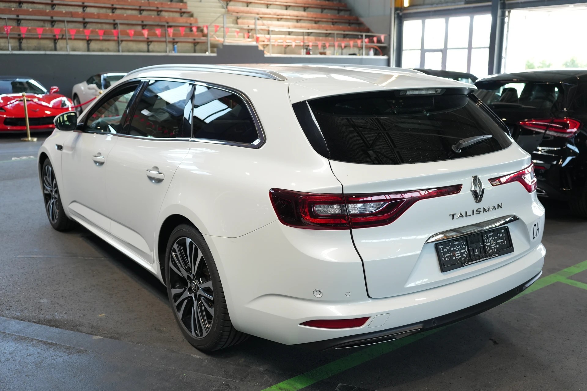 RENAULT Talisman 1.8 TCe Initiale EDC-showroom-element-1