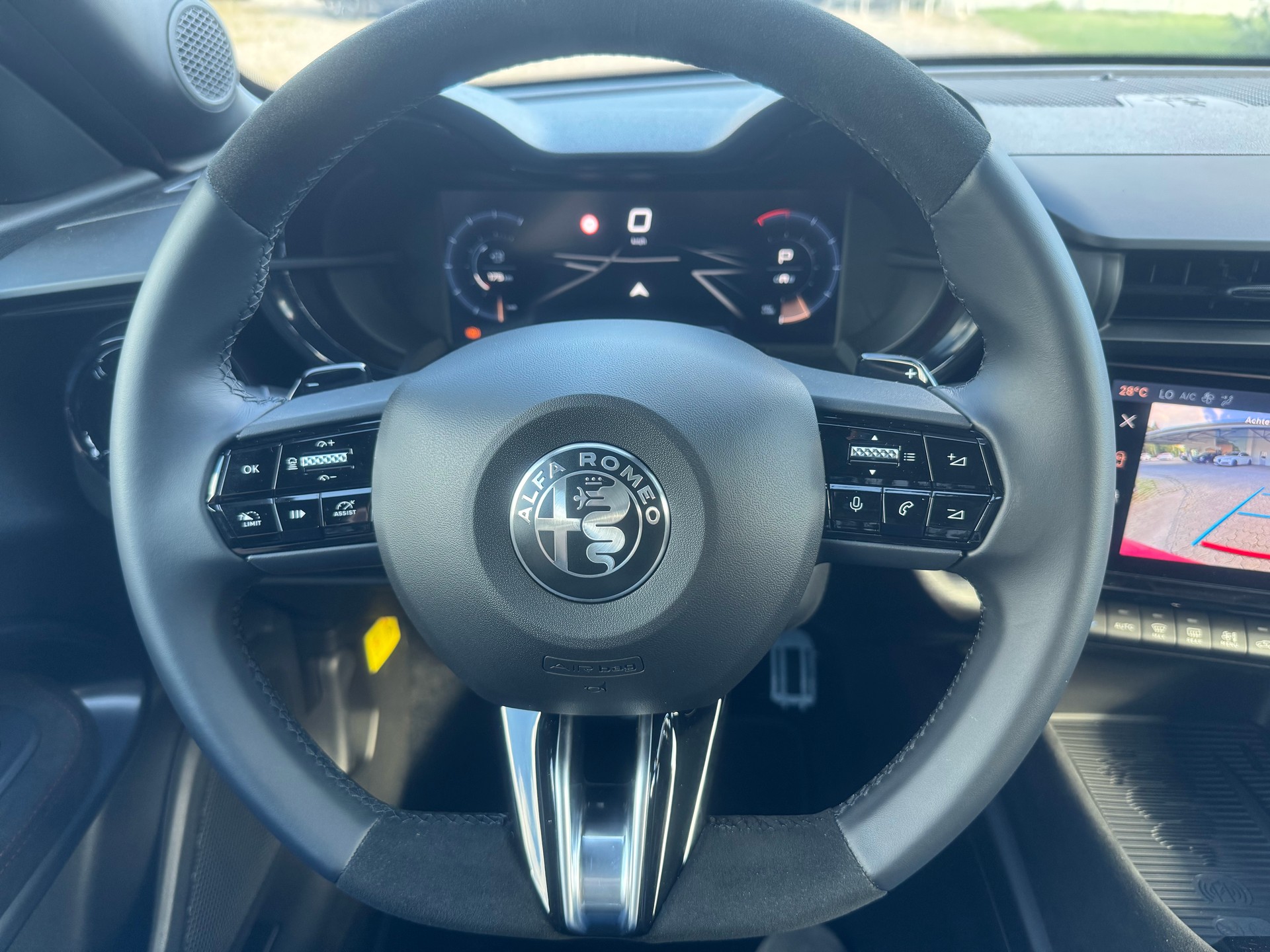 ALFA ROMEO Junior 1.2 48V Hybrid Q4-image-9
