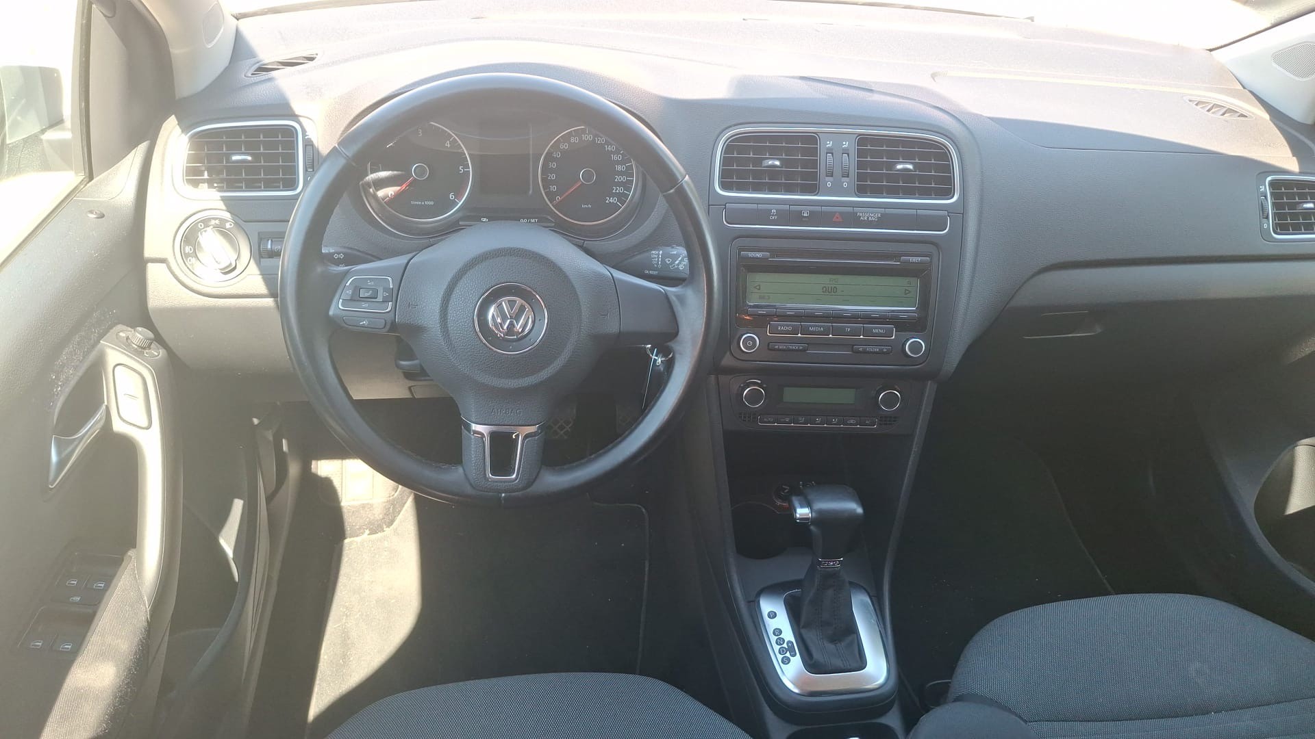 VW Polo 1.6 TDI Trendline DSG-image-7