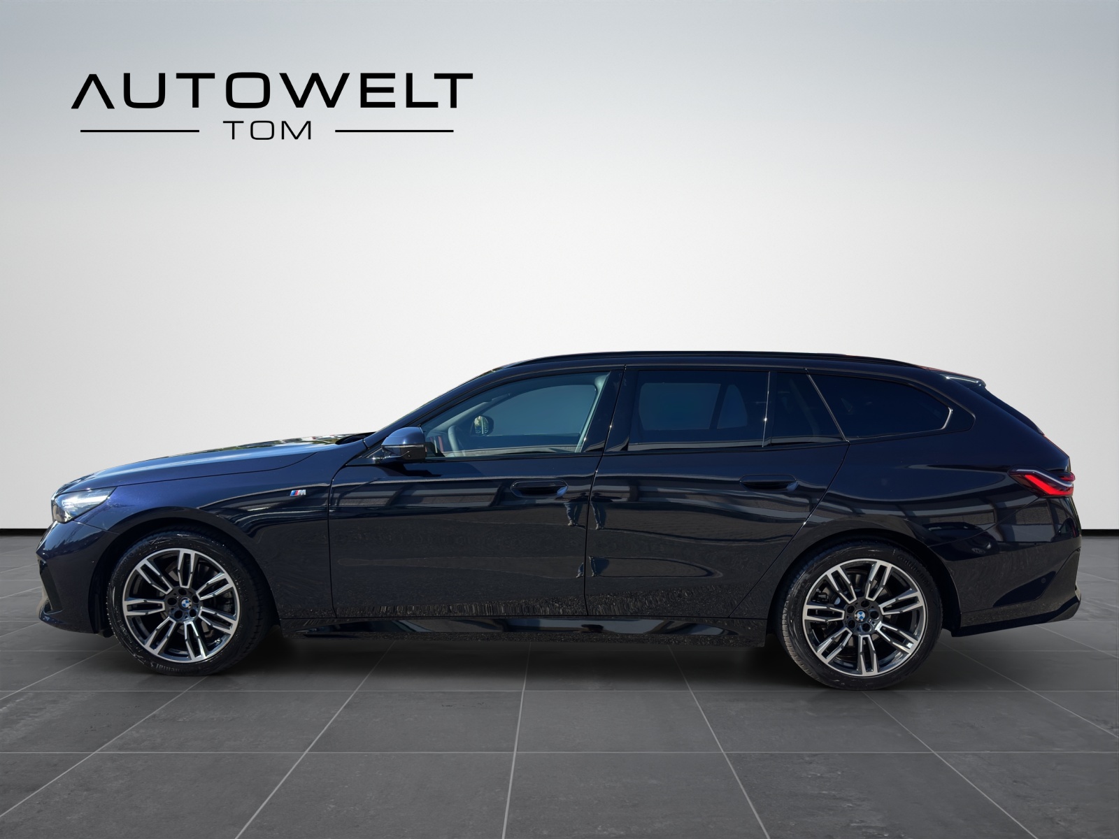 BMW 520d xDrive 48V Touring Pure M Sport Edition *CH* Gratis Service-image-1