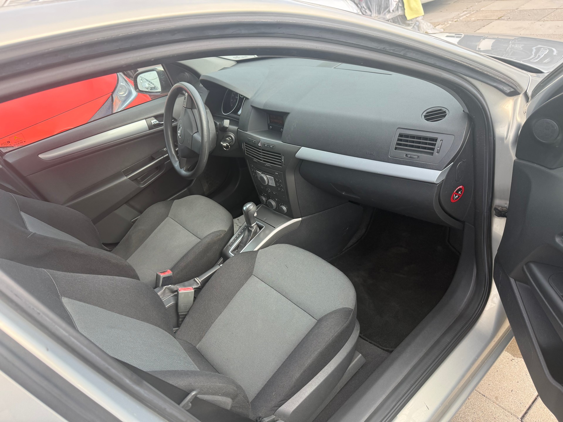 OPEL Astra 1.8i 16V Cosmo-image-7