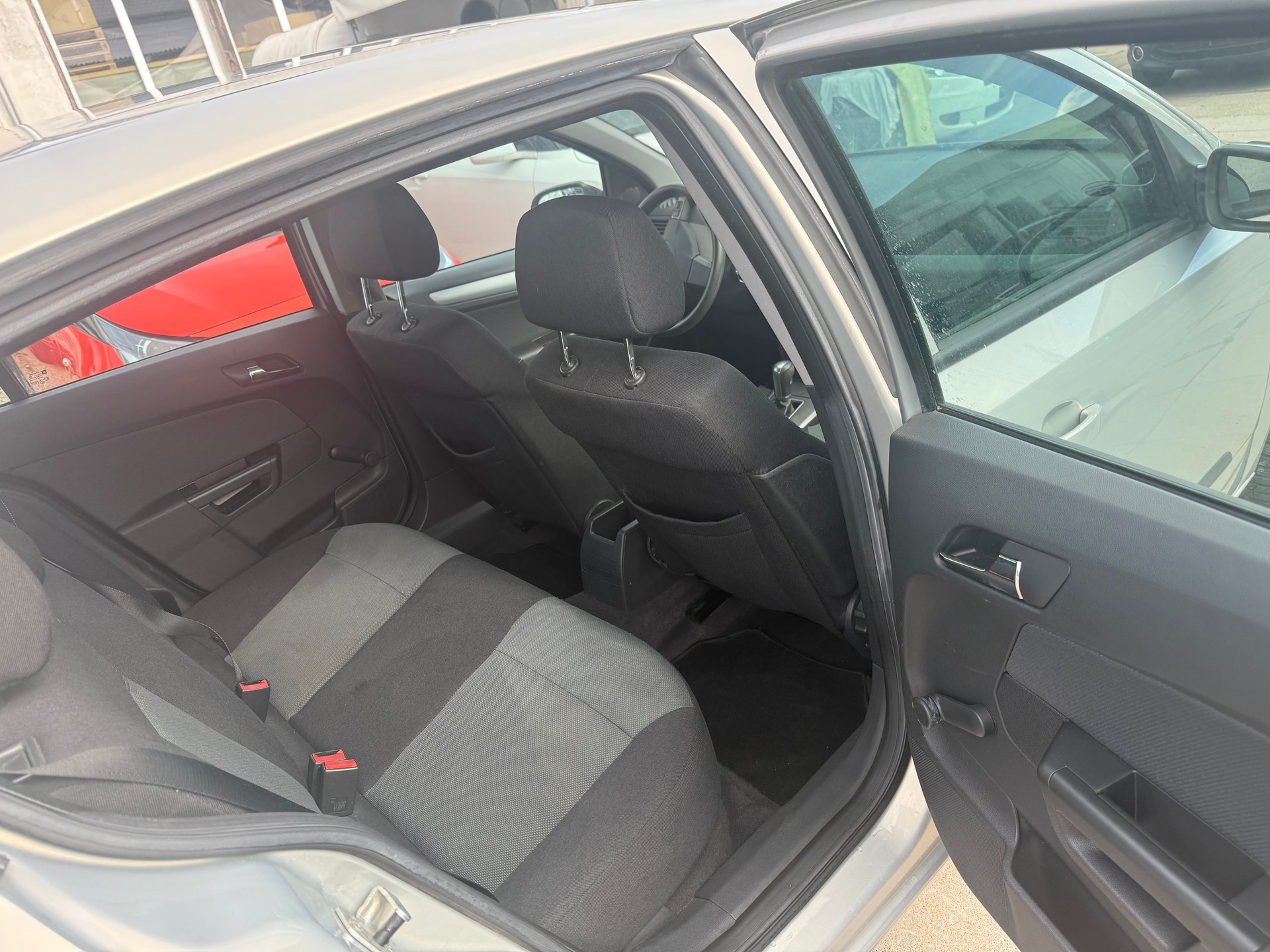OPEL Astra 1.8i 16V Cosmo-image-8