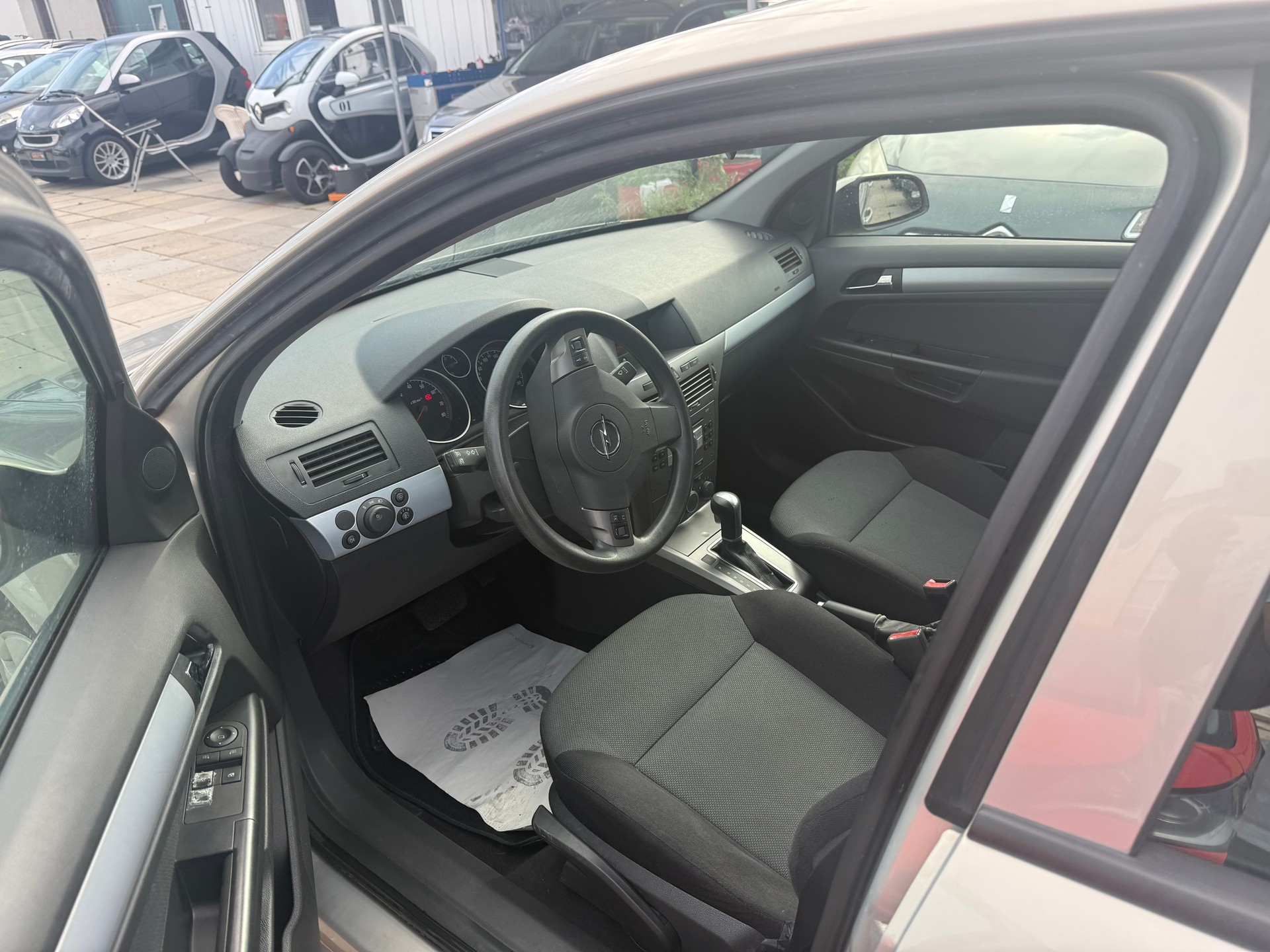 OPEL Astra 1.8i 16V Cosmo-image-6