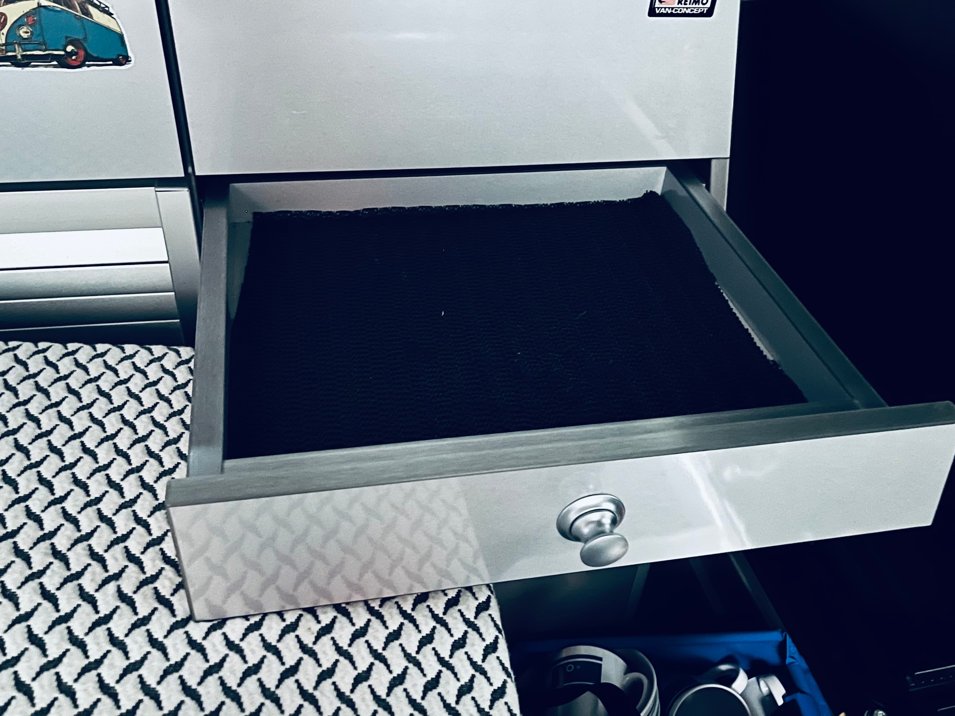 NISSAN NV 300 Camper dCi 121 PS MT-image-22