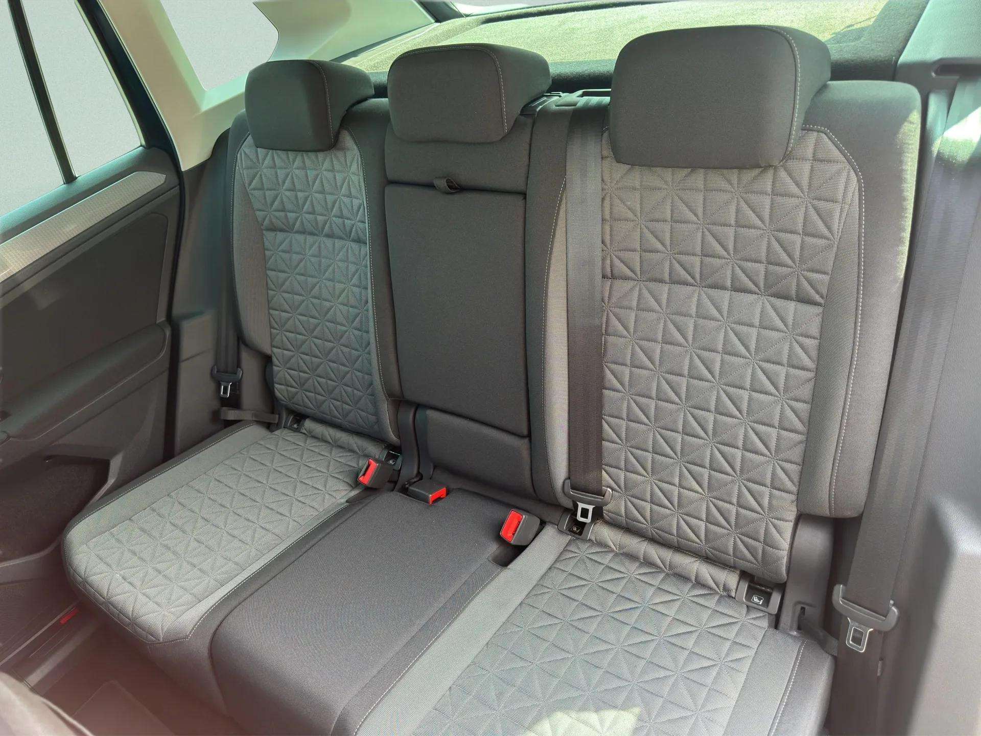 VW Tiguan 2.0 TDI SCR Life 4Motion DSG-image-16