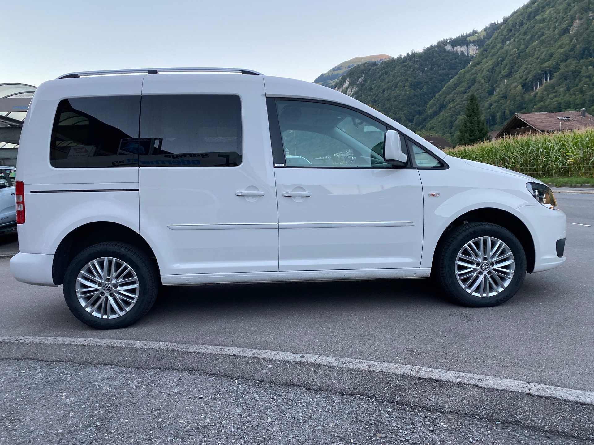 VW Caddy 2.0 TDI 4Motion CUP-image-13
