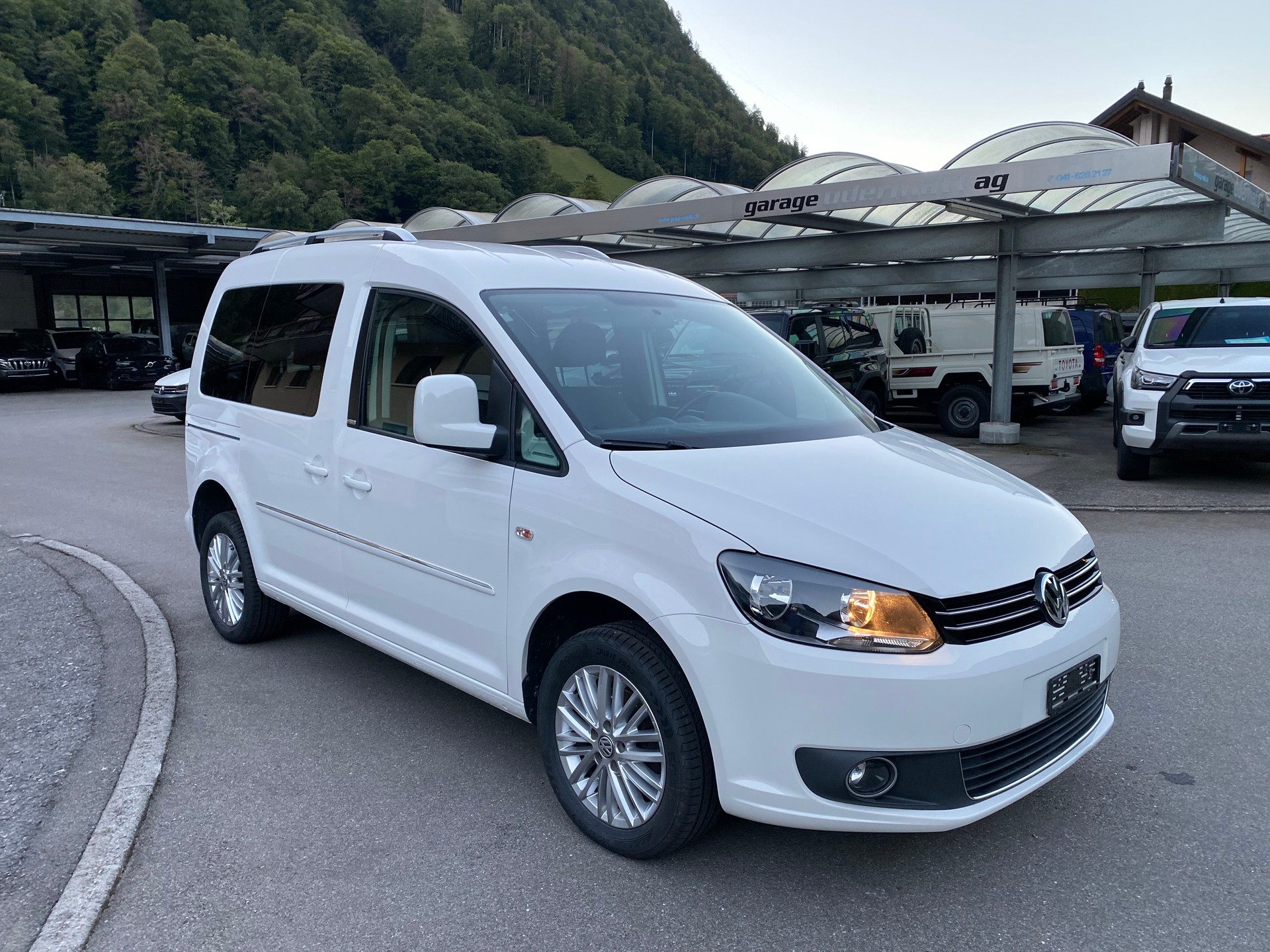 VW Caddy 2.0 TDI 4Motion CUP-image-10