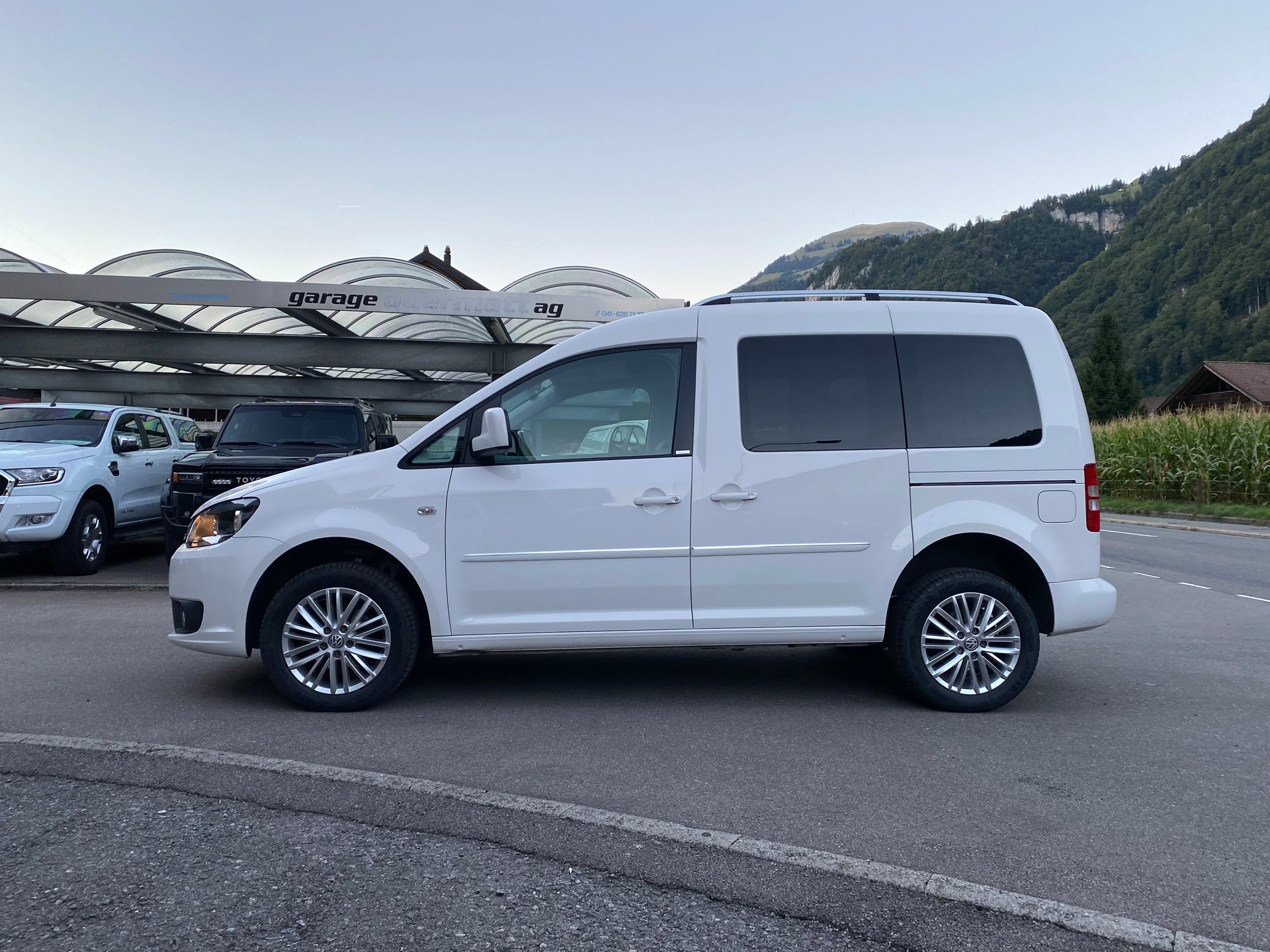 VW Caddy 2.0 TDI 4Motion CUP-image-0