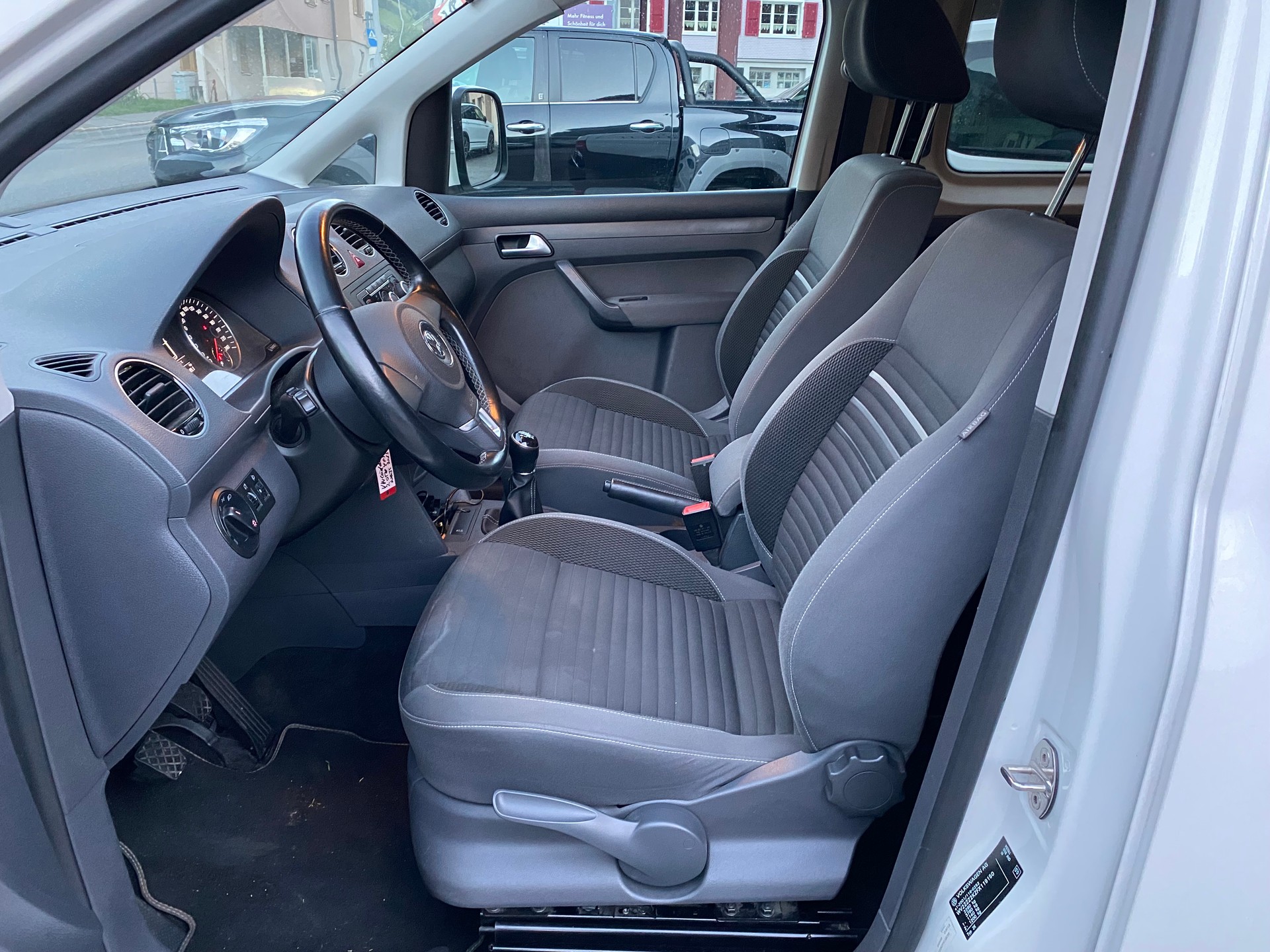 VW Caddy 2.0 TDI 4Motion CUP-image-2
