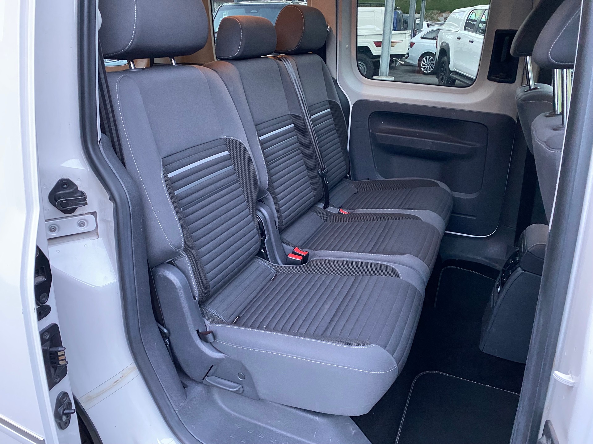 VW Caddy 2.0 TDI 4Motion CUP-image-6