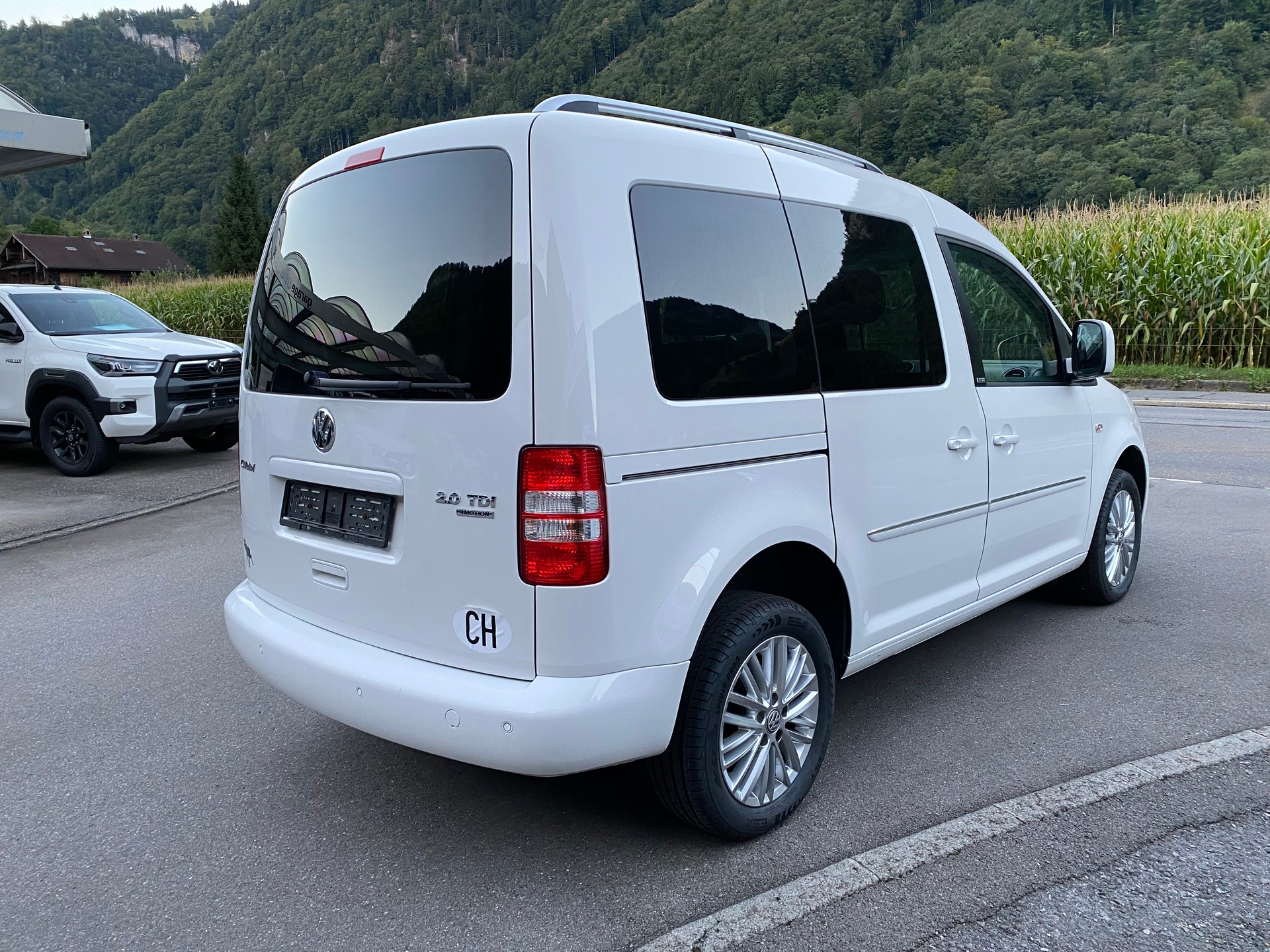 VW Caddy 2.0 TDI 4Motion CUP-image-9
