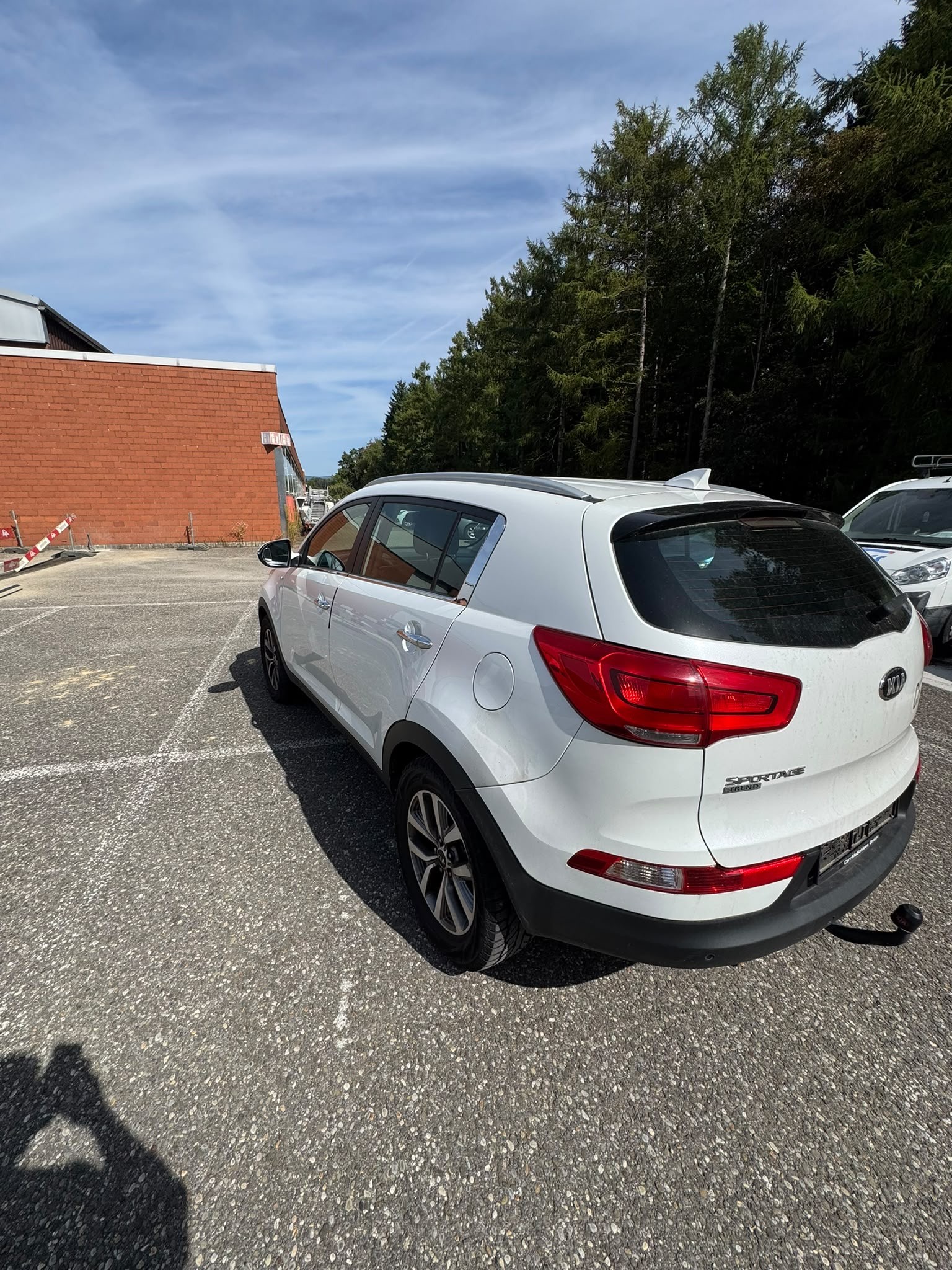 KIA Sportage 2.0 CRDi Trend 4WD Automatic-image-3