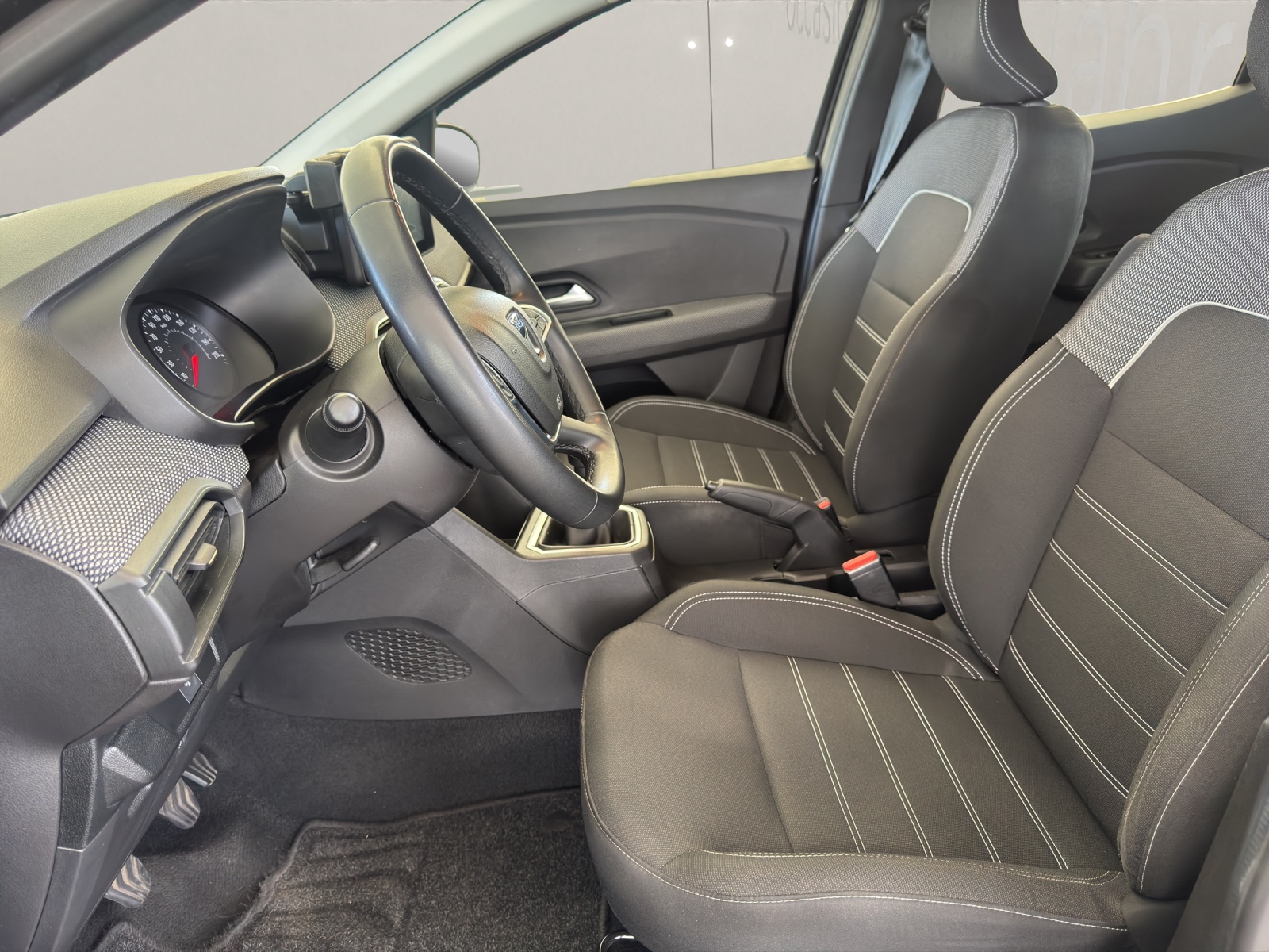DACIA Sandero 1.0 TCe Comfort 91PS-image-11