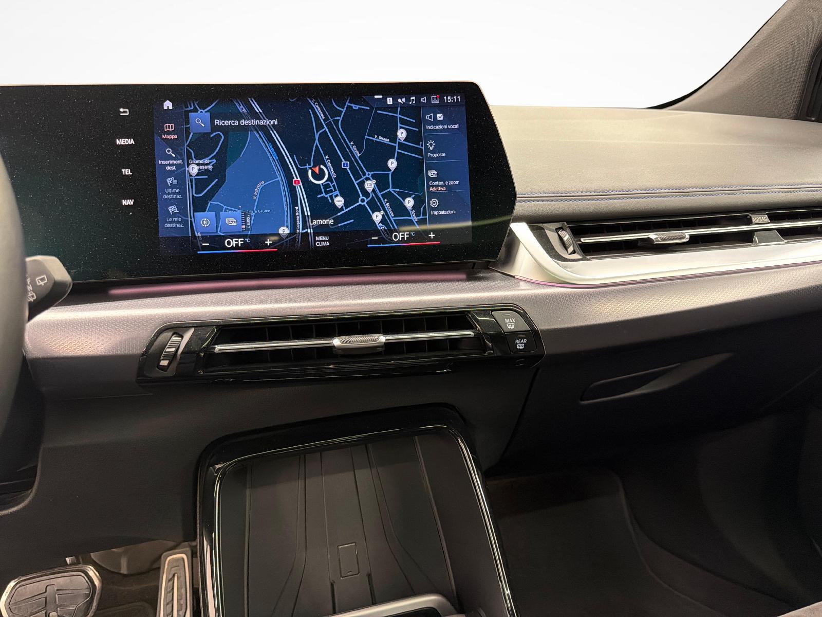 BMW 218i Active Tourer-image-14