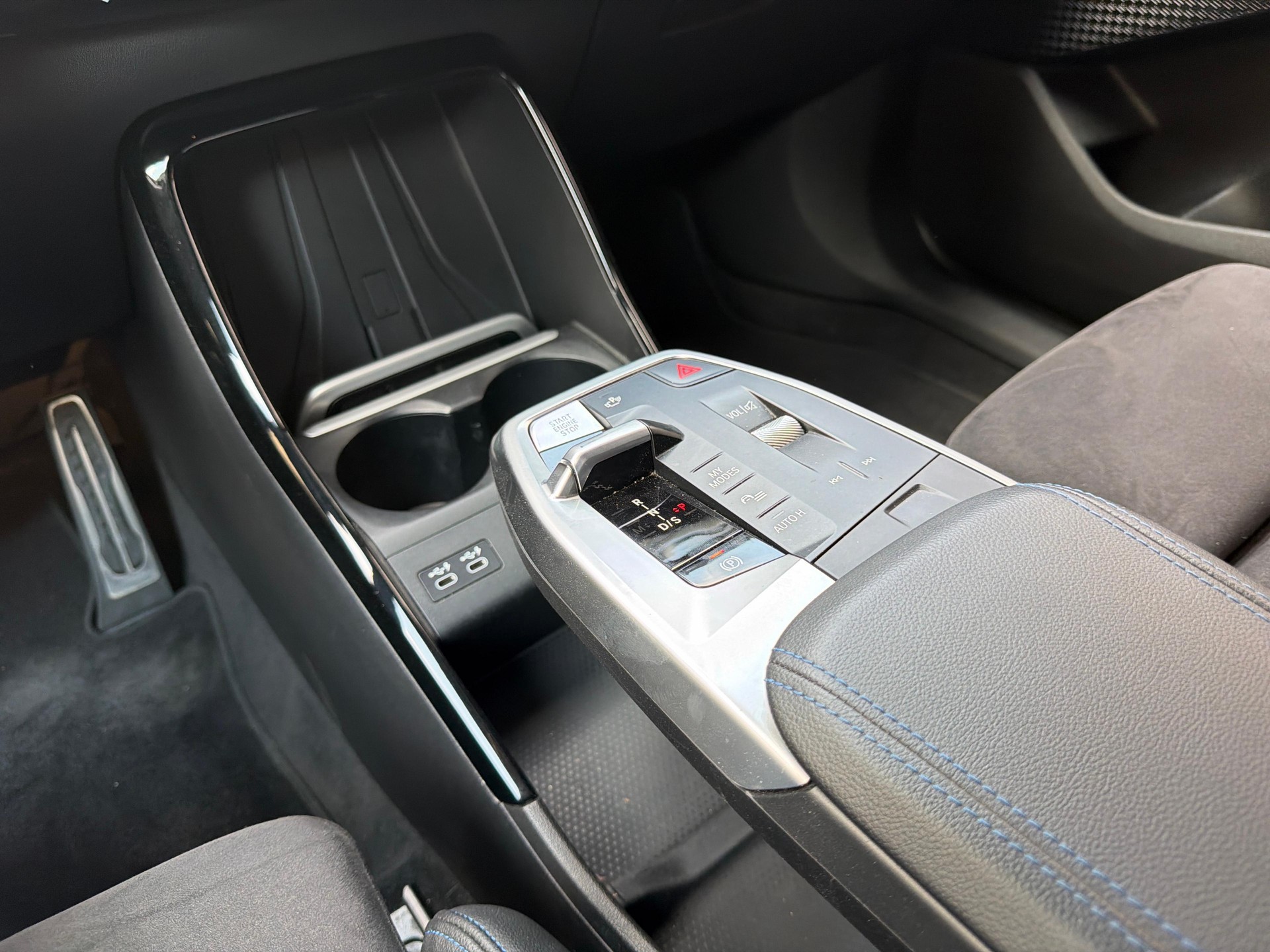 BMW 218i Active Tourer-image-15