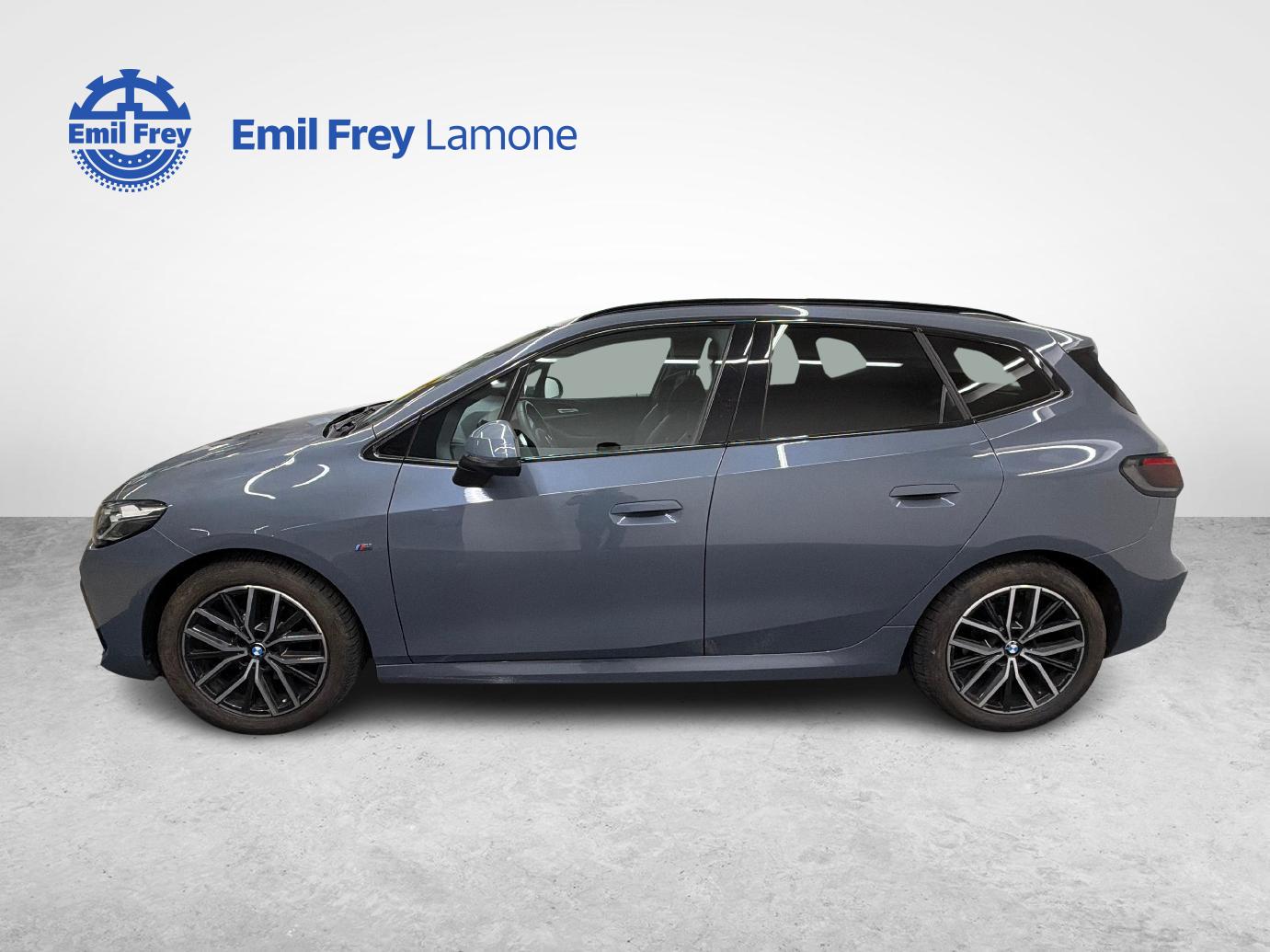 BMW 218i Active Tourer-image-2
