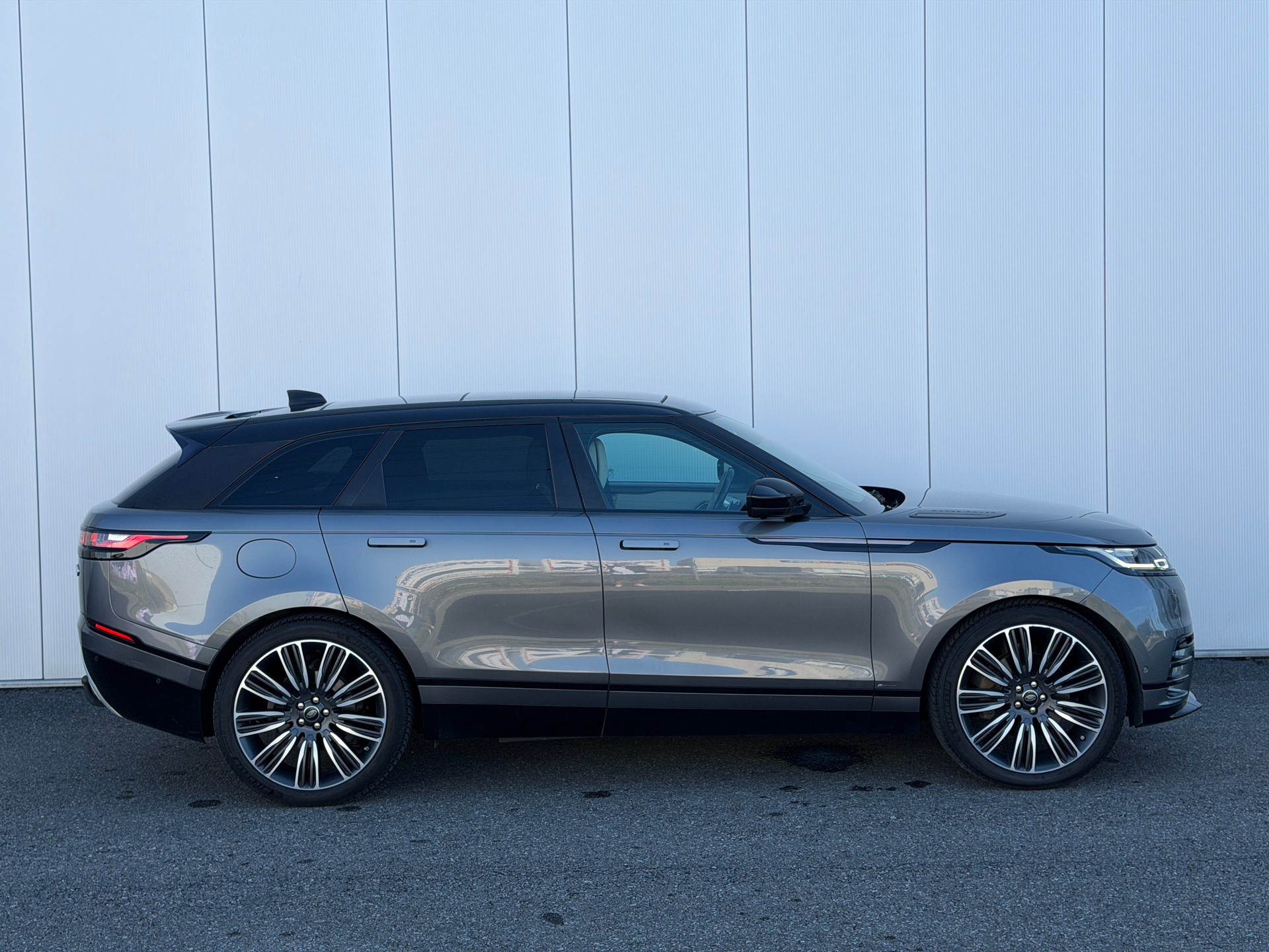 LAND ROVER Range Rover Velar R-Dynamic D 300 HSE Automatic FIRST EDITION ***AHK***-image-2