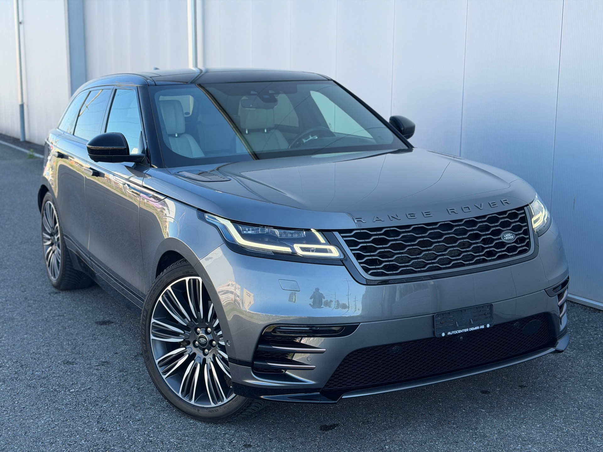 LAND ROVER Range Rover Velar R-Dynamic D 300 HSE Automatic FIRST EDITION ***AHK***-image-0