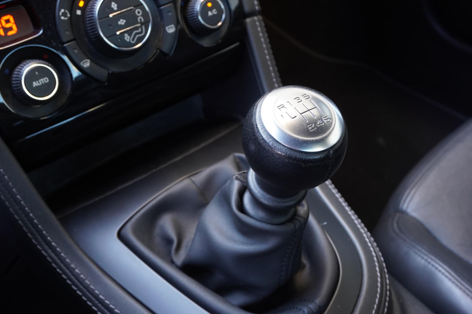 PEUGEOT RCZ 1.6 Turbo-image-12