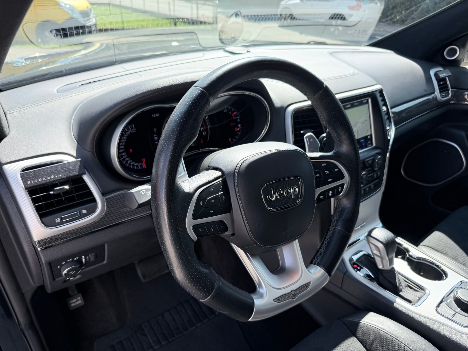 JEEP Grand Cherokee 6.2 V8 HEMI Trackhawk Automatic-image-19