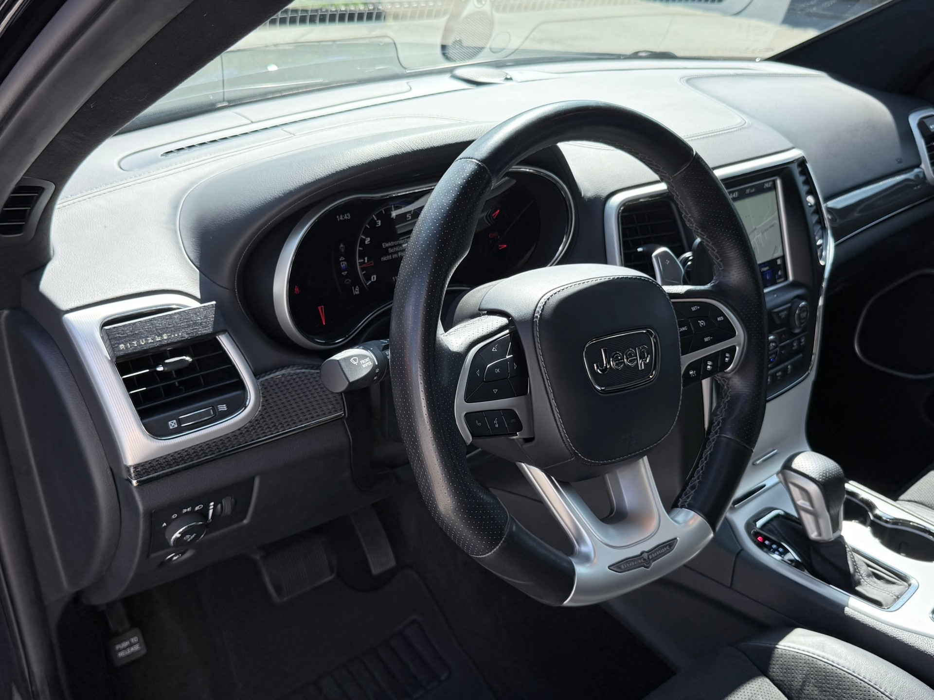 JEEP Grand Cherokee 6.2 V8 HEMI Trackhawk Automatic-image-15