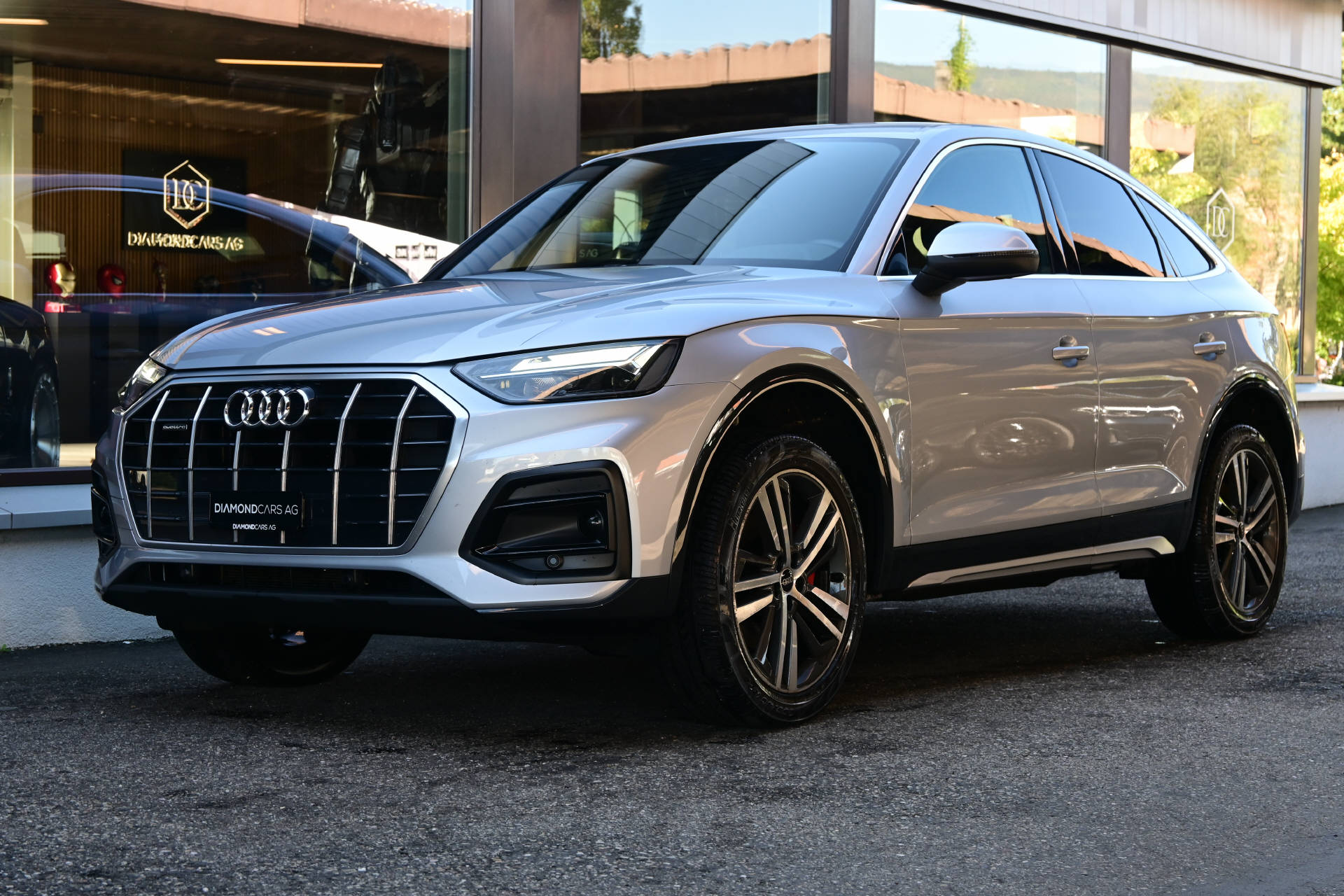 AUDI Q5 40 TDI S-Line quattro S-Tronic-image-0