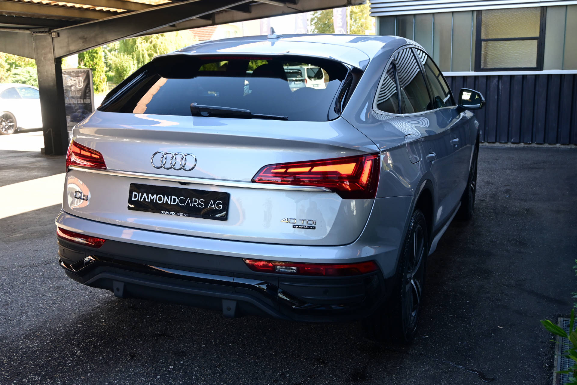 AUDI Q5 40 TDI S-Line quattro S-Tronic-image-8