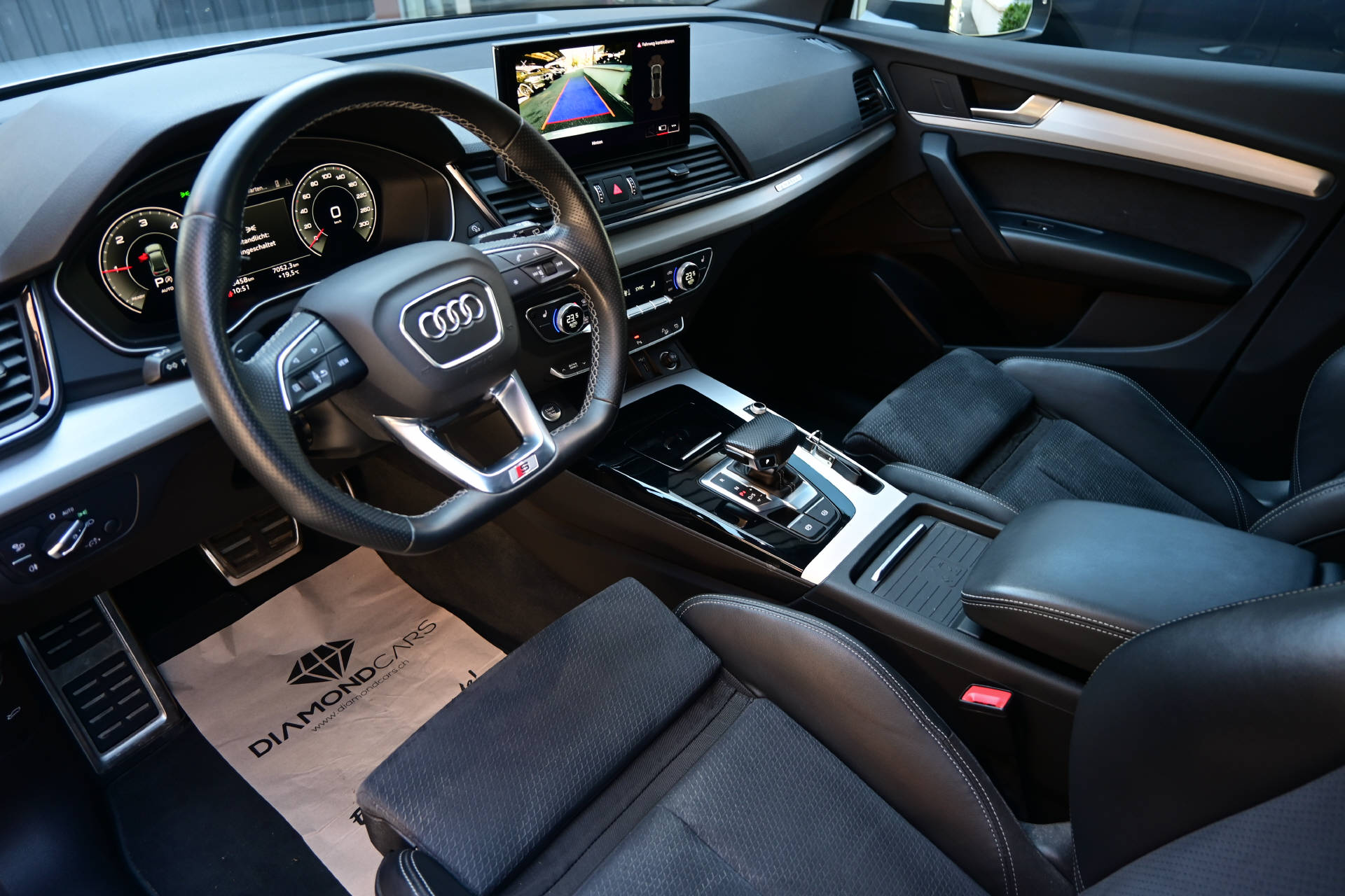 AUDI Q5 40 TDI S-Line quattro S-Tronic-image-12