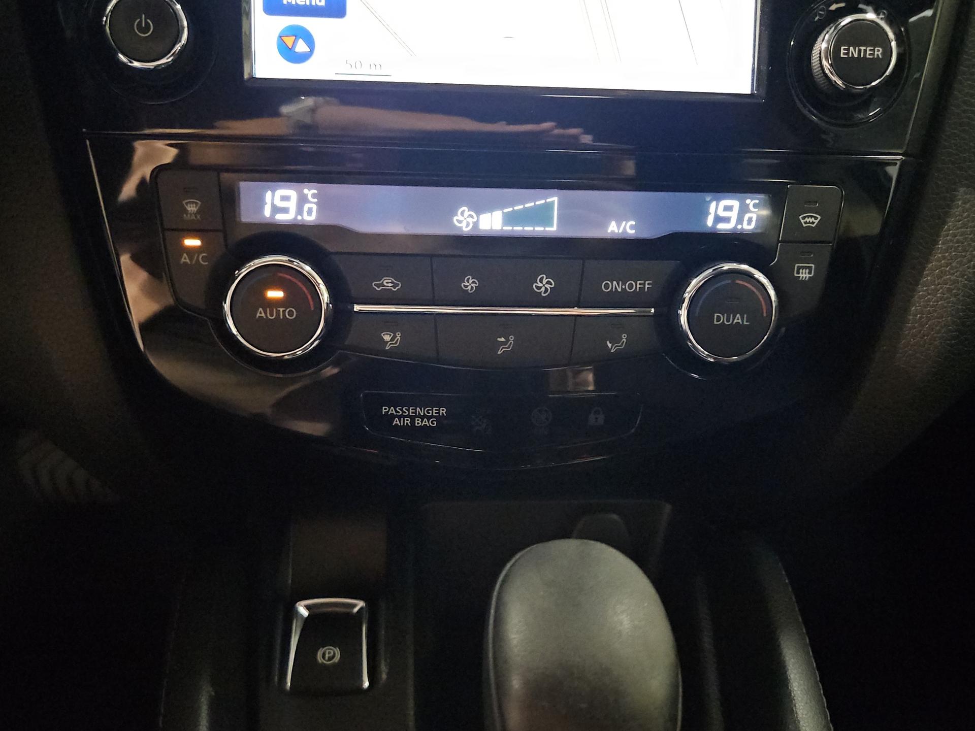 NISSAN Qashqai 1.6 dCi N-Connecta Xtronic CVT-image-19