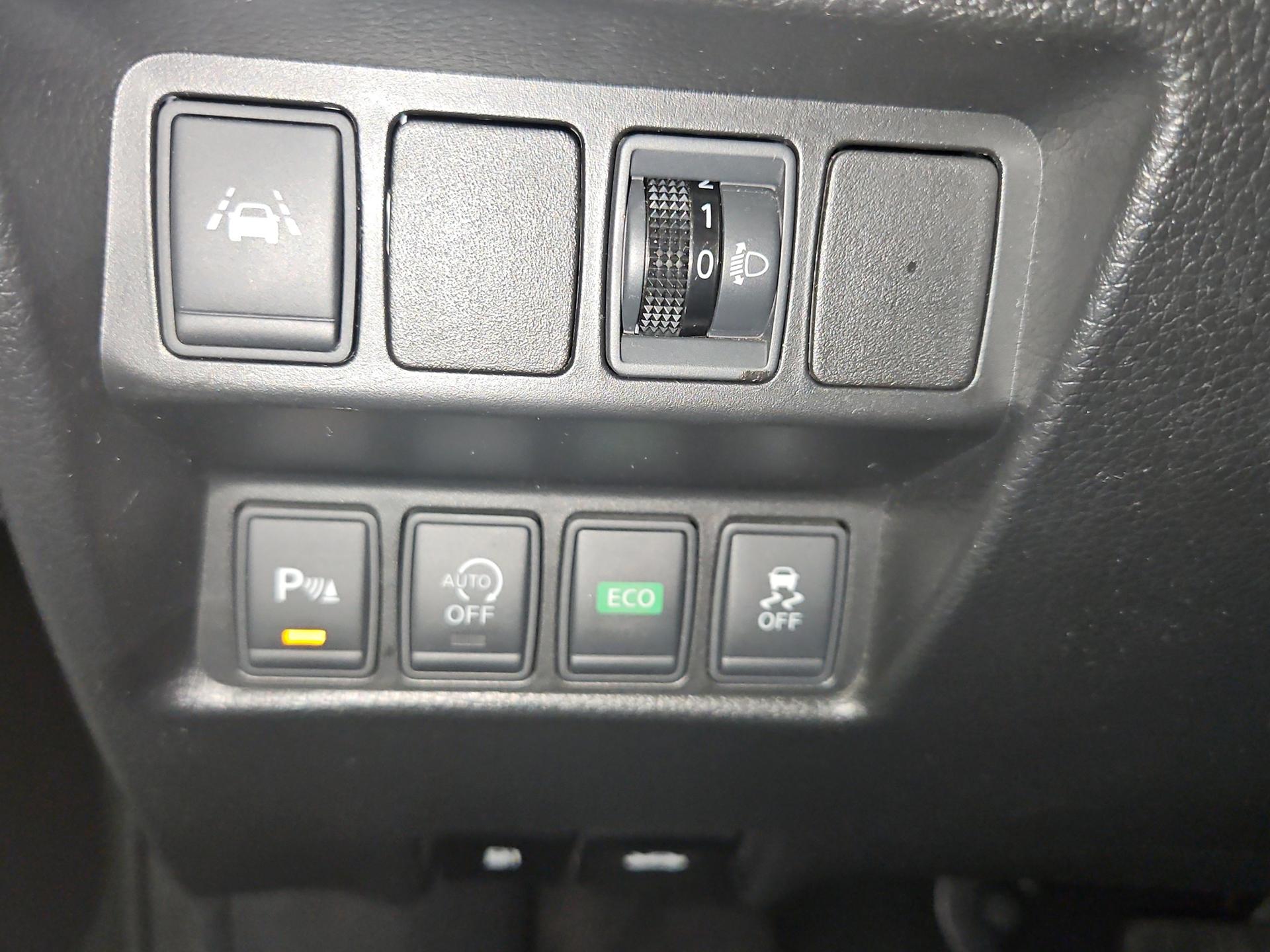 NISSAN Qashqai 1.6 dCi N-Connecta Xtronic CVT-image-21