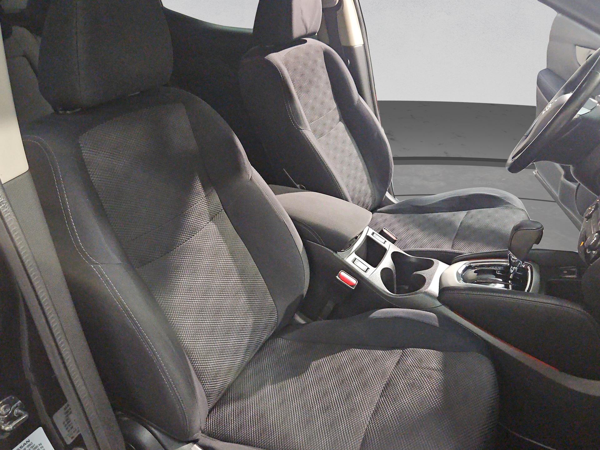 NISSAN Qashqai 1.6 dCi N-Connecta Xtronic CVT-image-16