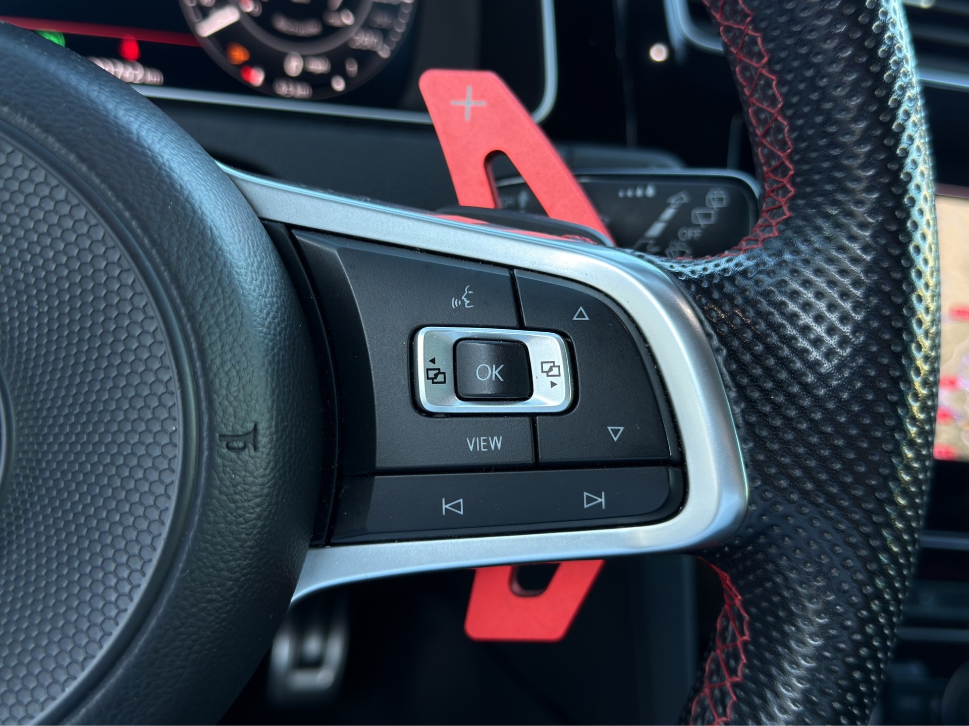 VW Golf 2.0 TSI GTI TCR DSG-image-13