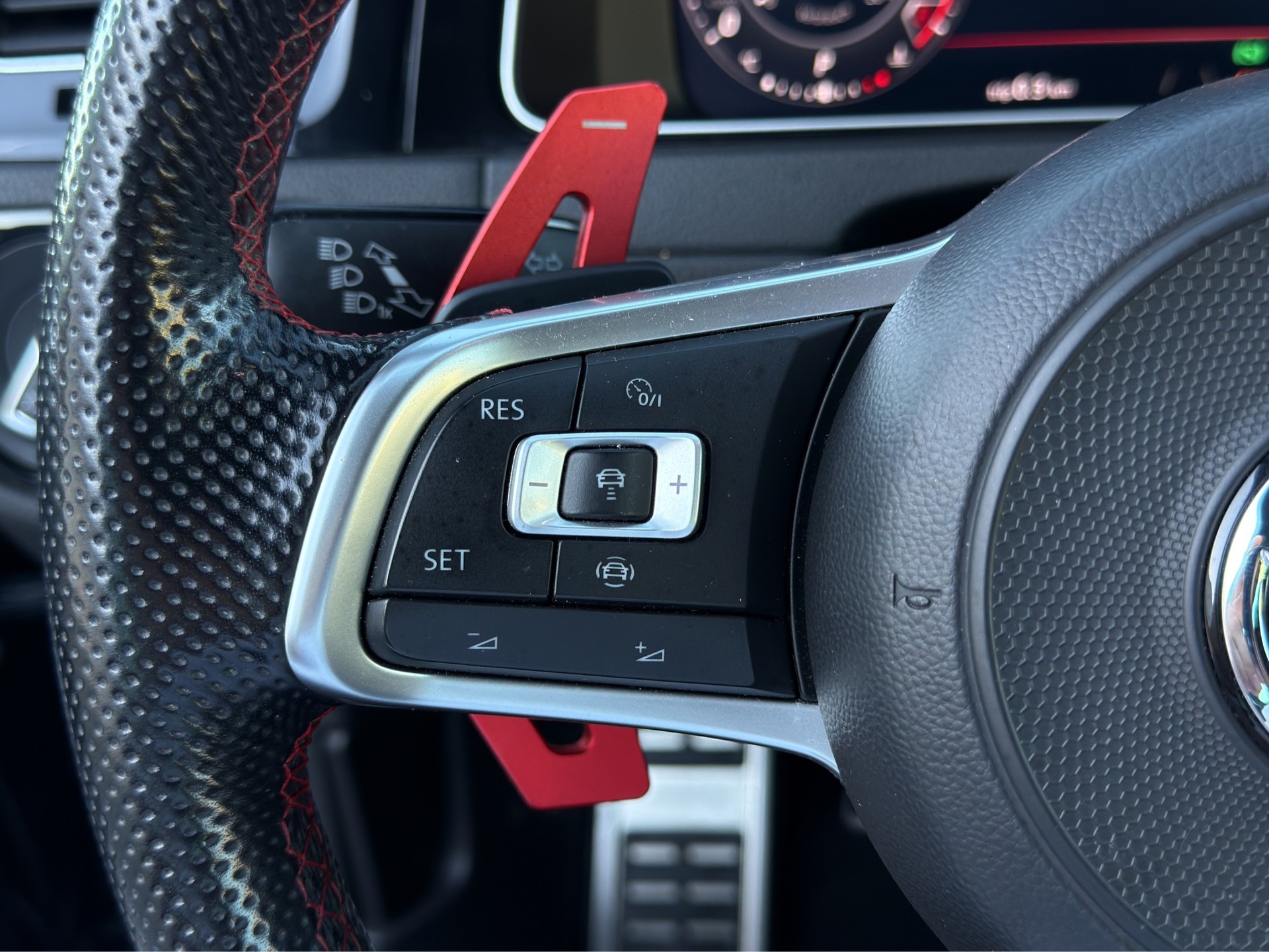 VW Golf 2.0 TSI GTI TCR DSG-image-12