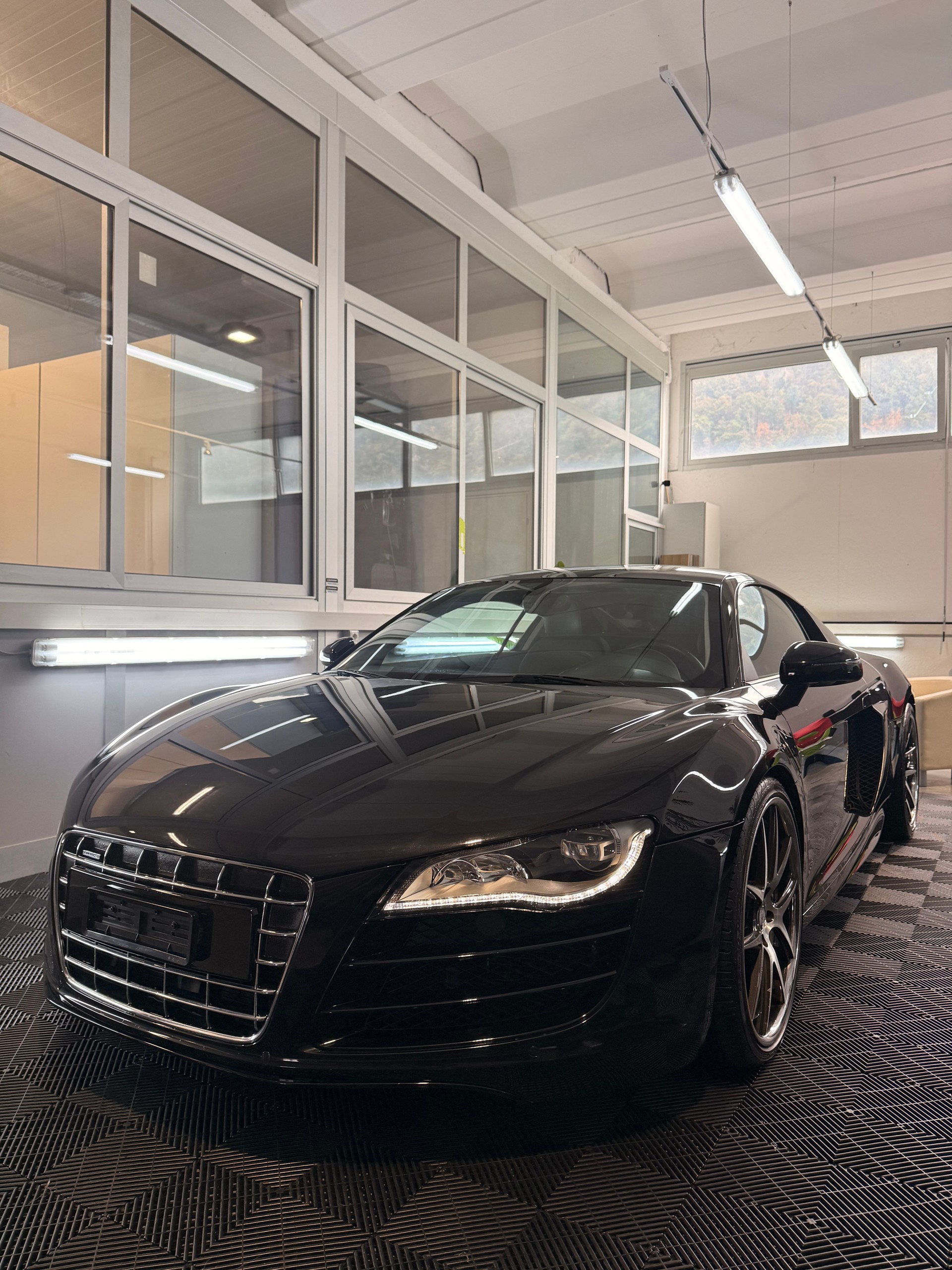 AUDI R8 Coupé 5.2 R-Tronic-image-0