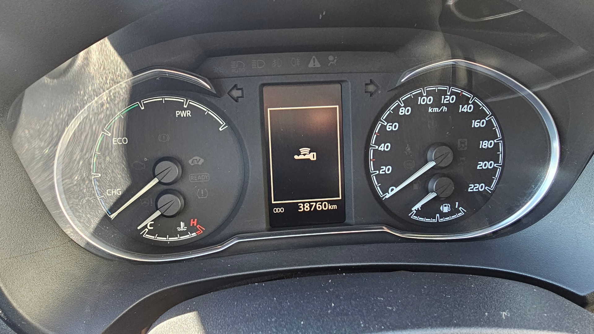 TOYOTA Yaris 1.5 VVT-i Hybrid Trend e-CVT-image-6