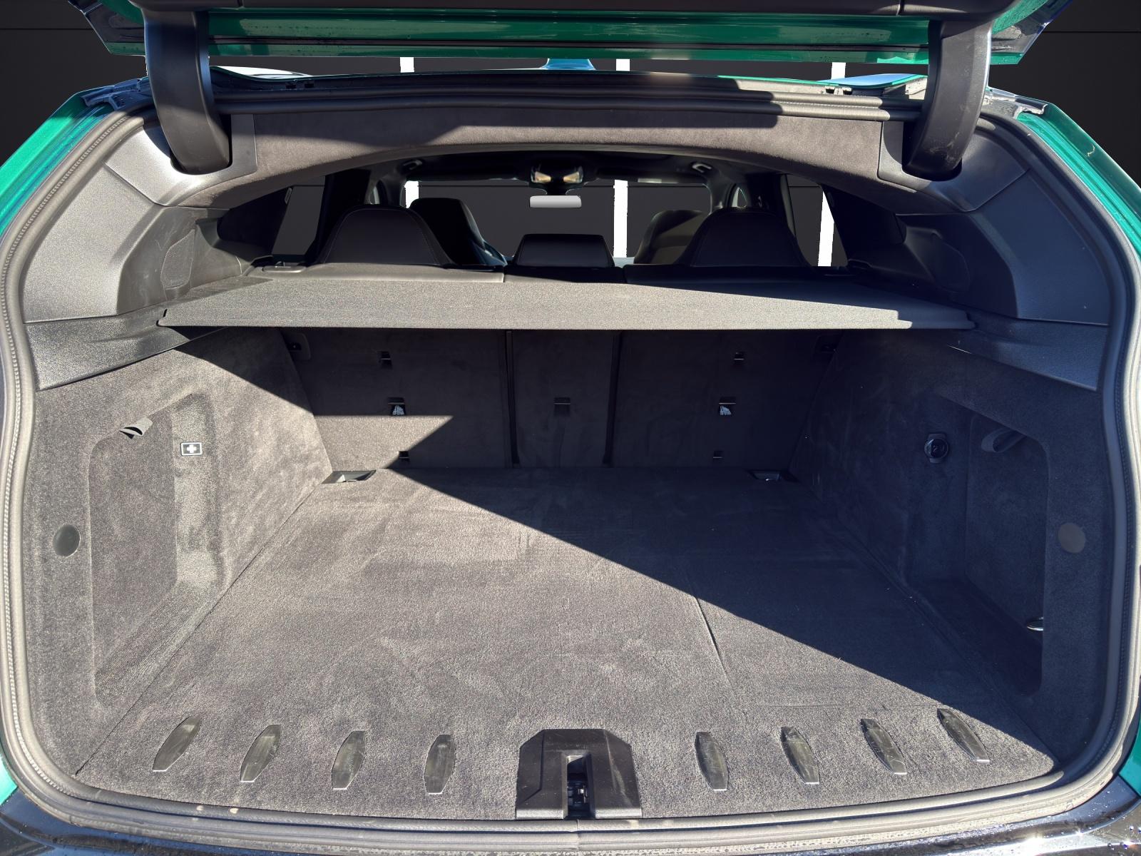 BMW XM G09 50e Plug-in Hybrid-image-21