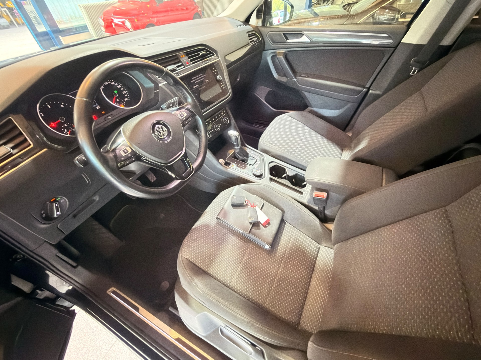 VW Tiguan Allspace 2.0 TDI SCR Highline 4Motion DSG-image-3