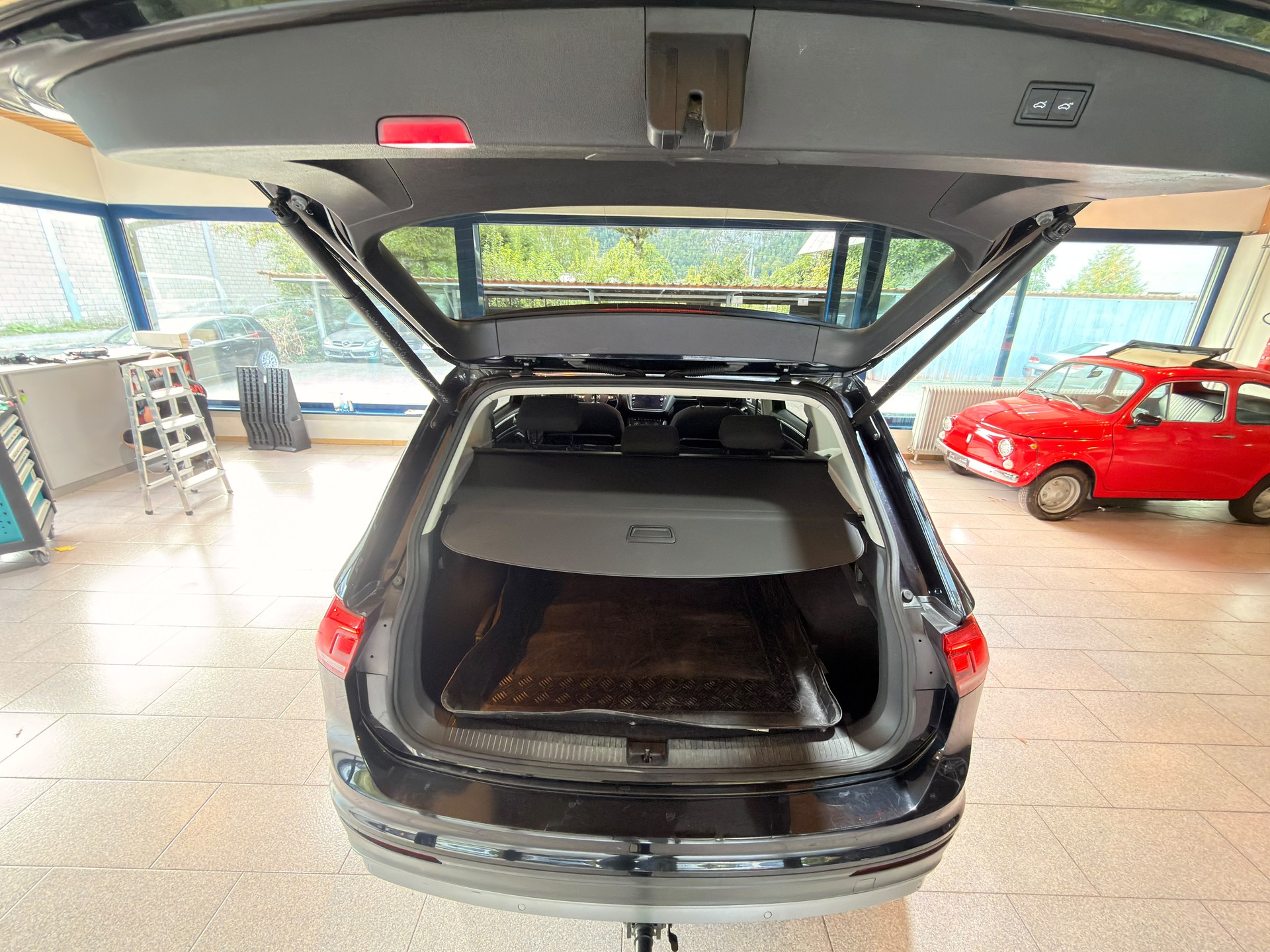 VW Tiguan Allspace 2.0 TDI SCR Highline 4Motion DSG-image-11