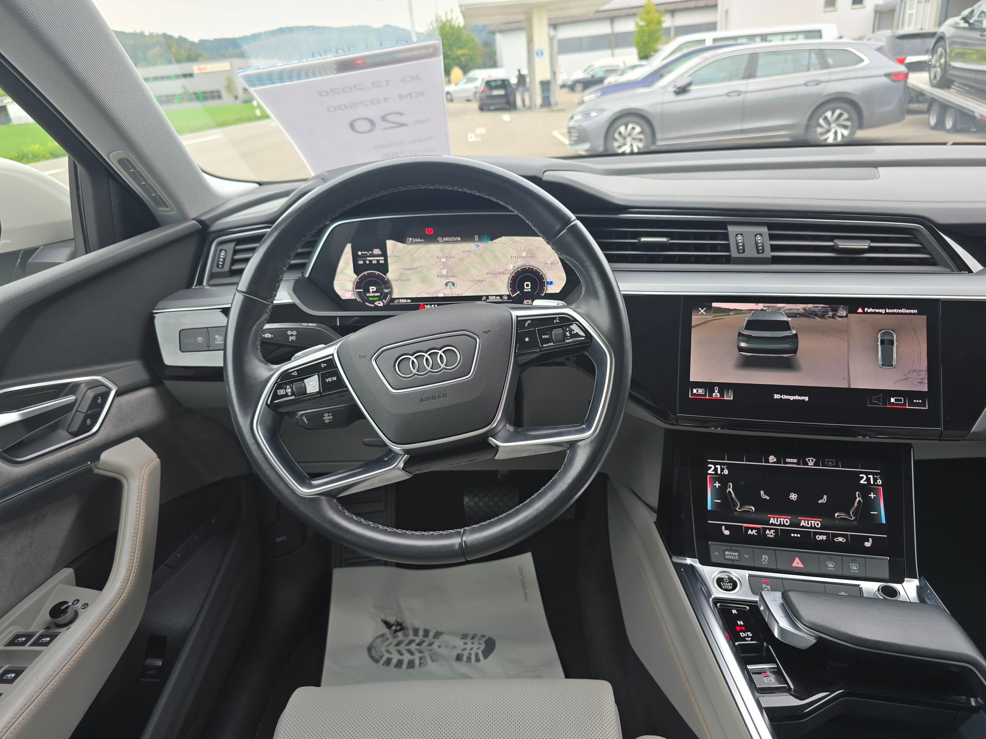 AUDI e-tron 55 S Line quattro-image-14