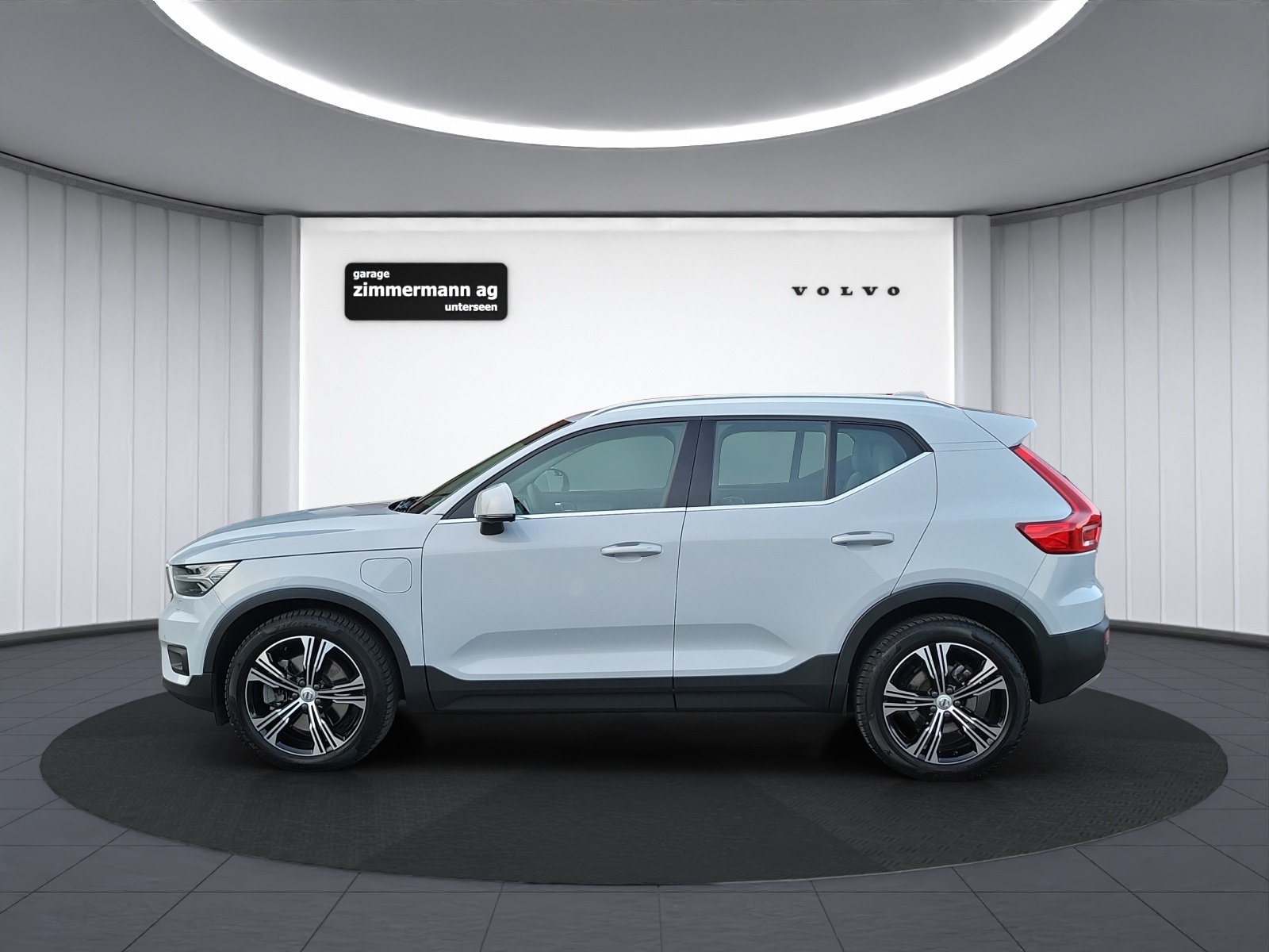 VOLVO XC40 1.5 T5 PiH Inscription-image-10