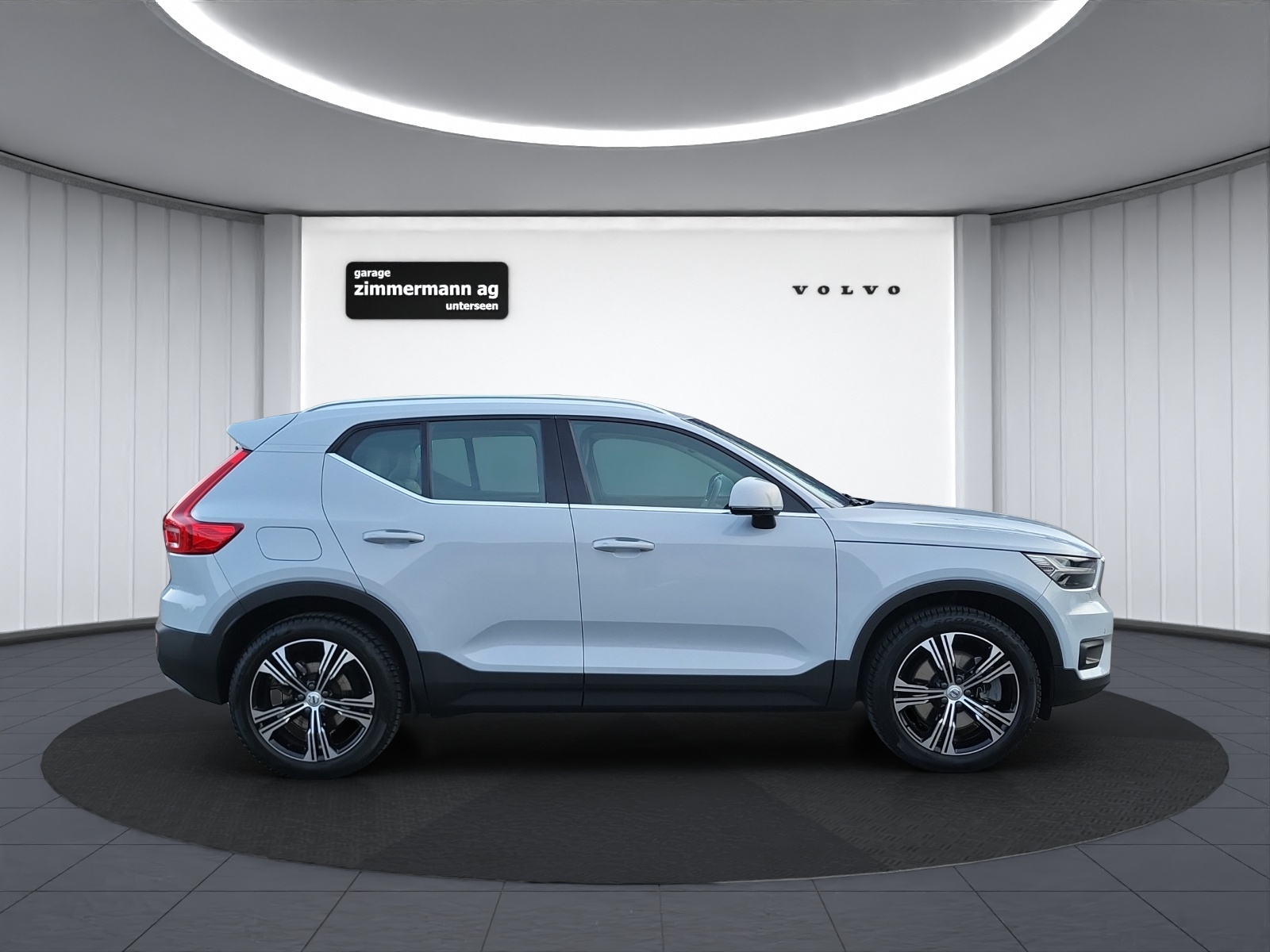 VOLVO XC40 1.5 T5 PiH Inscription-image-4