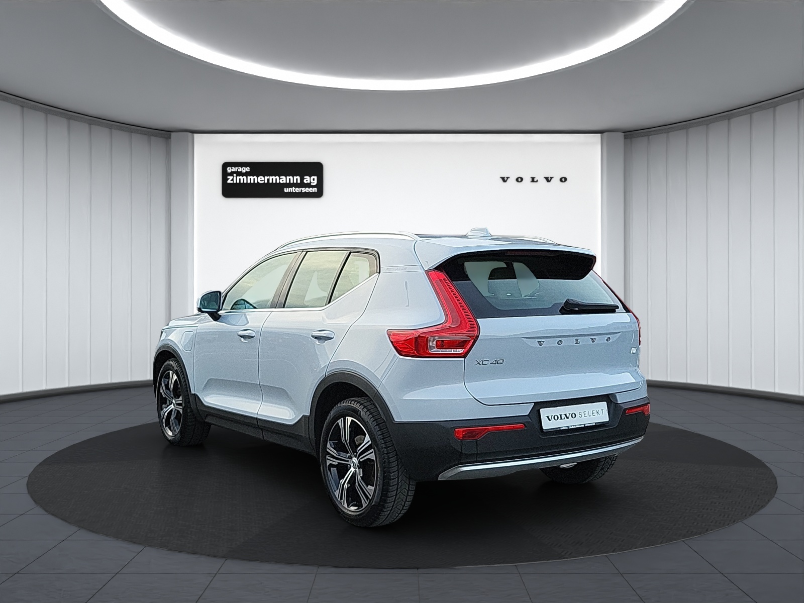 VOLVO XC40 1.5 T5 PiH Inscription-image-8