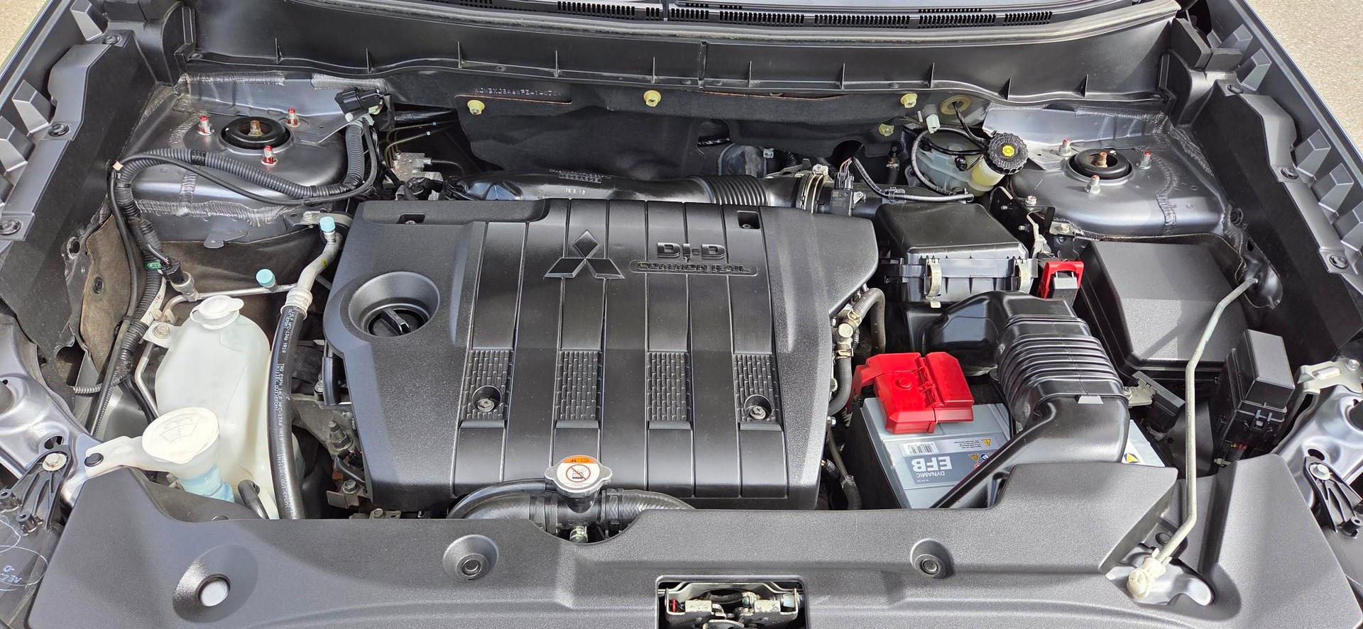 MITSUBISHI ASX 1.8 DID Celebration 300K 4WD-image-8