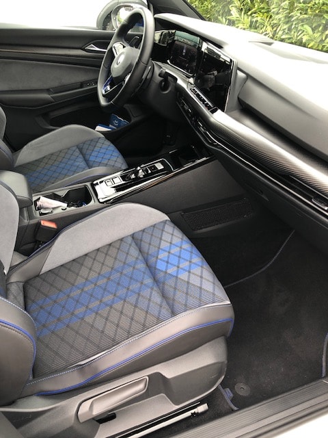 VW 2.0 TSI R 20 Years DSG 4motion-image-17