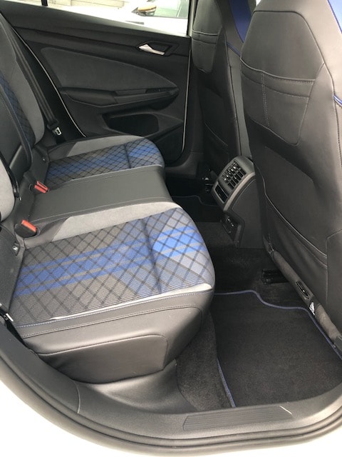 VW 2.0 TSI R 20 Years DSG 4motion-image-16